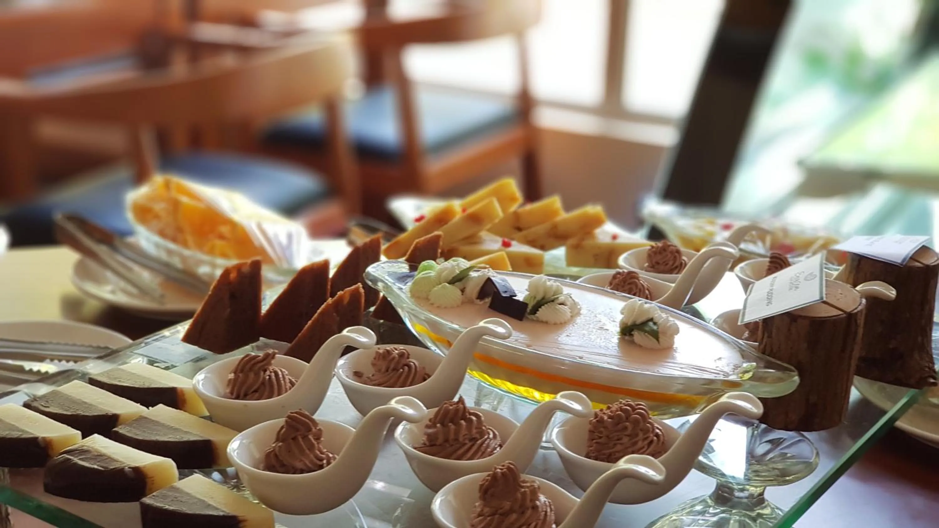 Restaurant/places to eat in Season Paradise