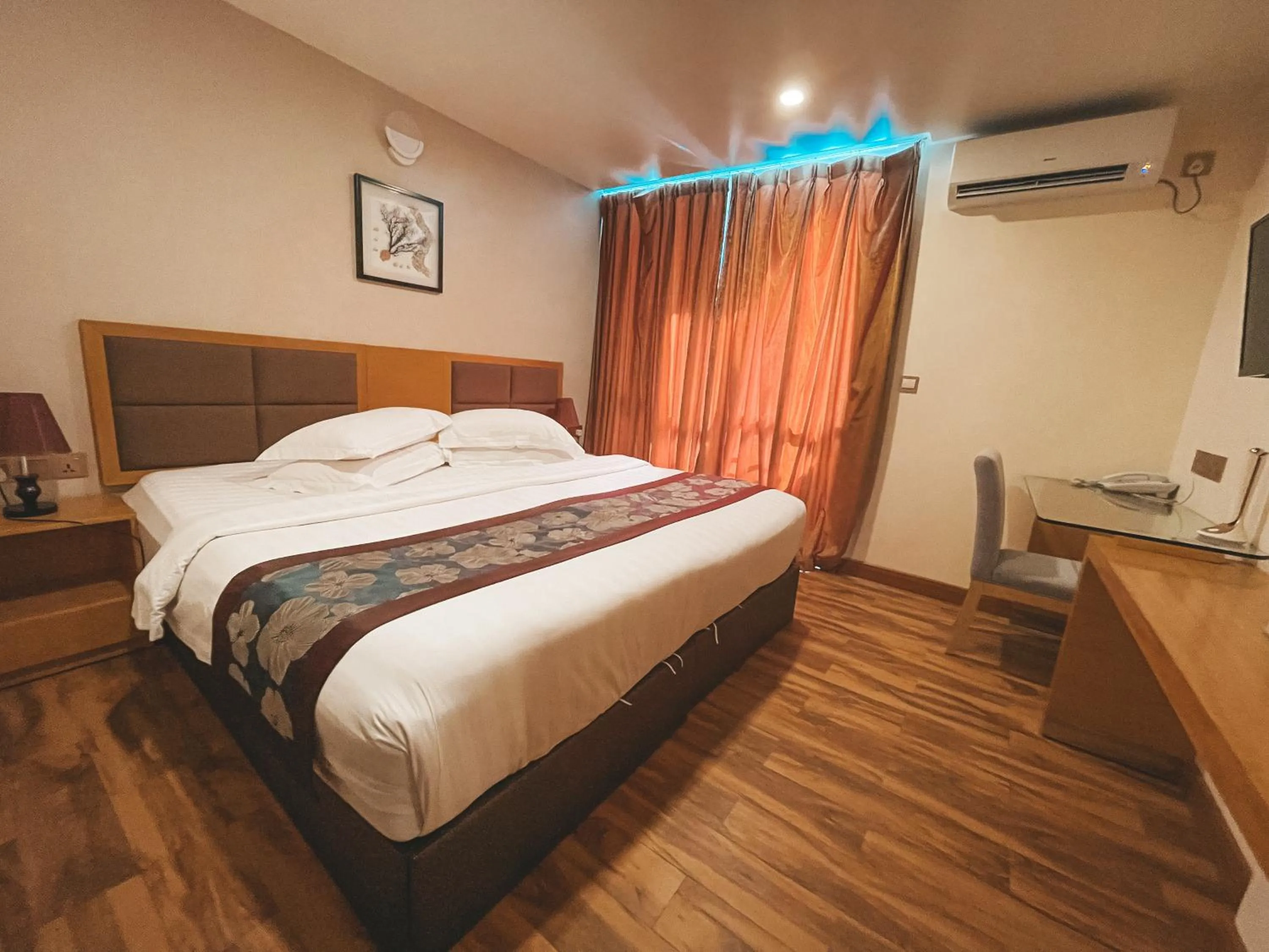 Bed in Season Paradise