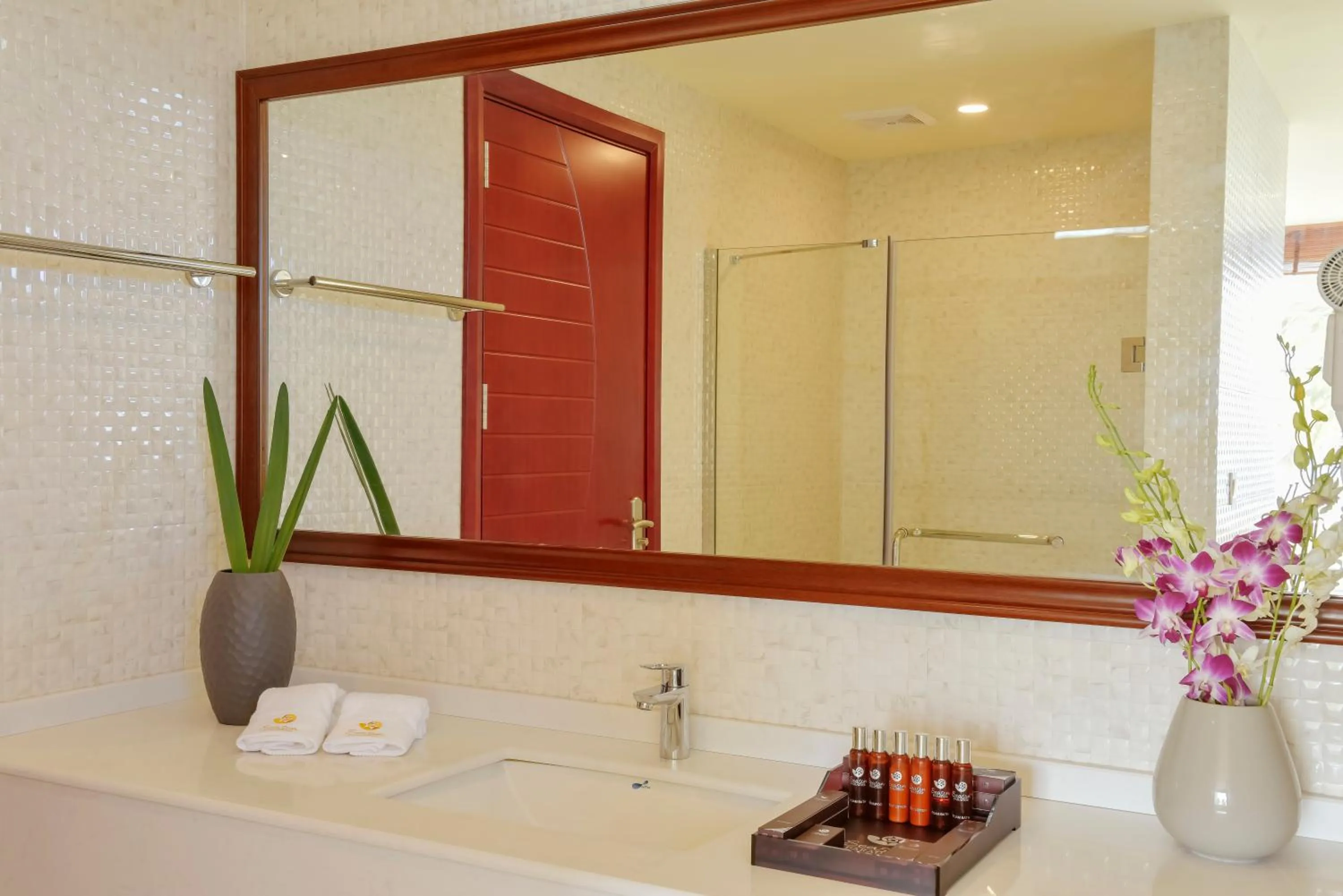 Bathroom in Season Paradise