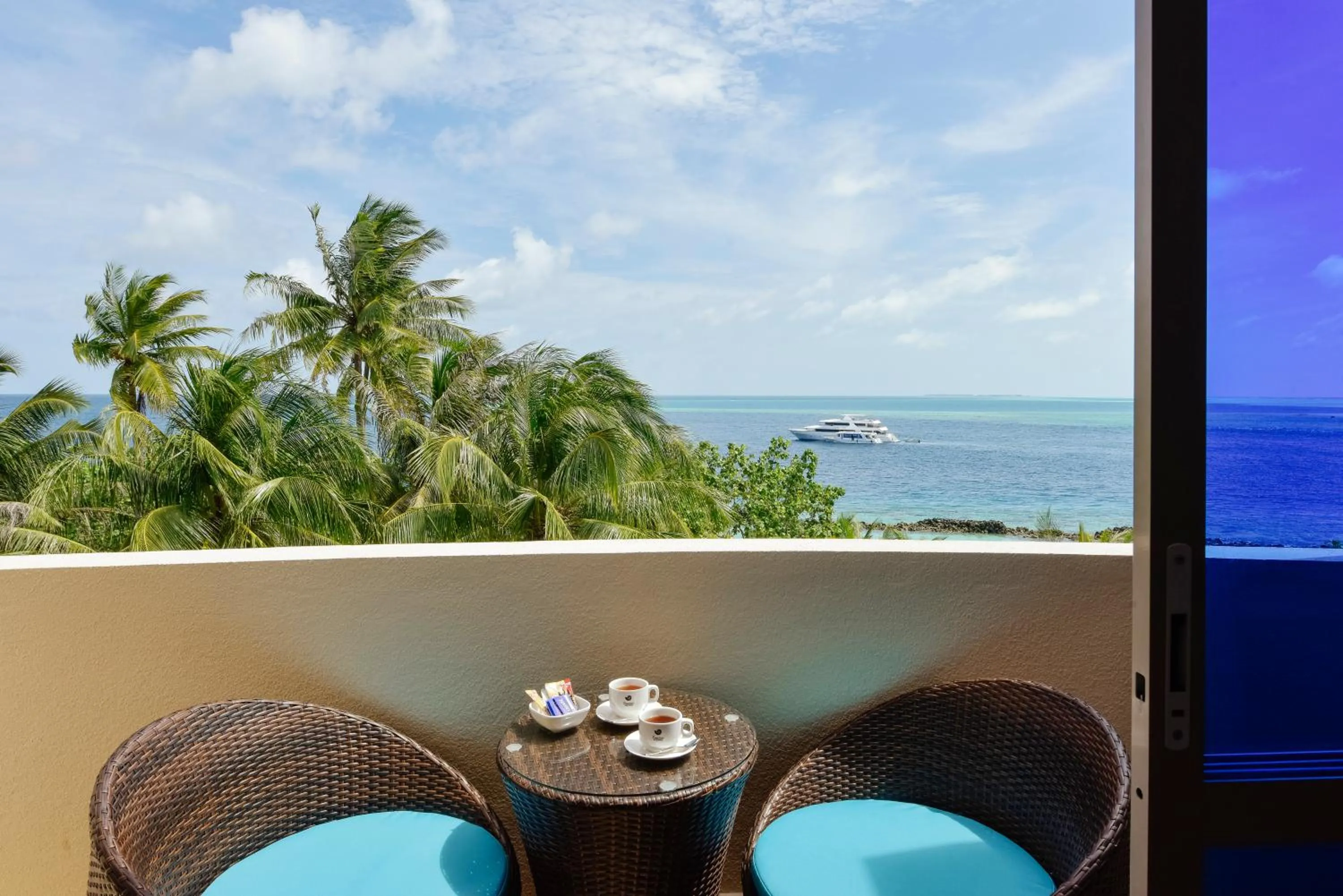 Coffee/tea facilities in Season Paradise