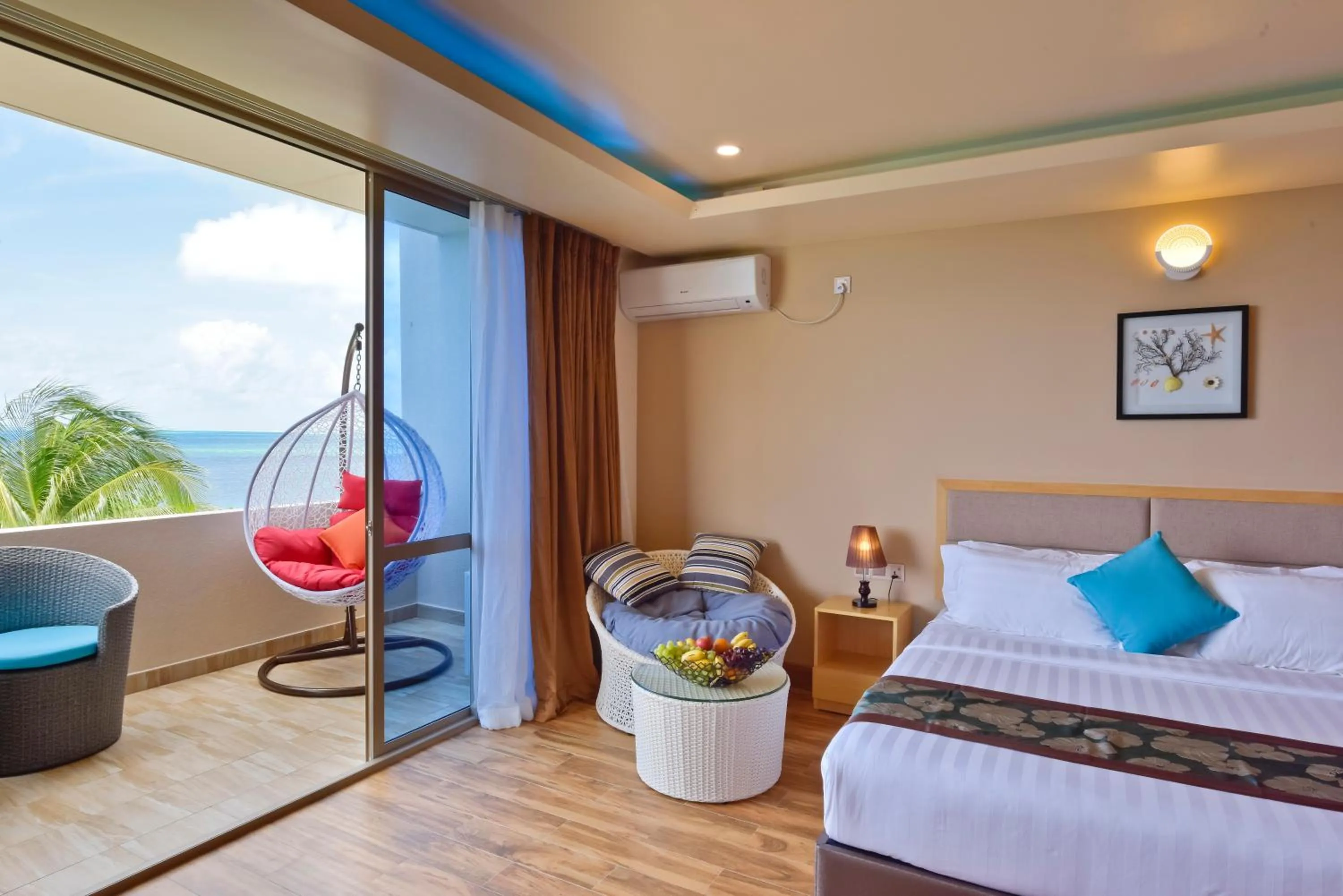 TV and multimedia, Bed in Season Paradise