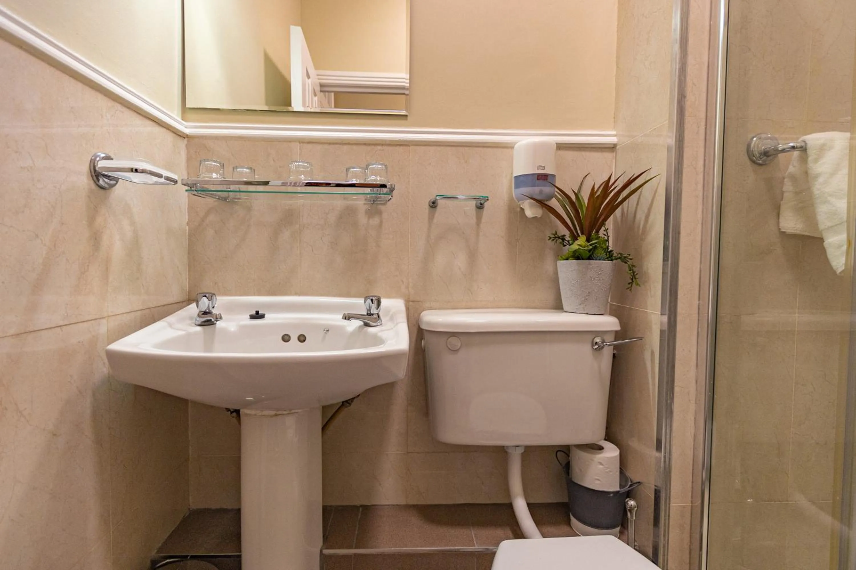 Bathroom in Egans House