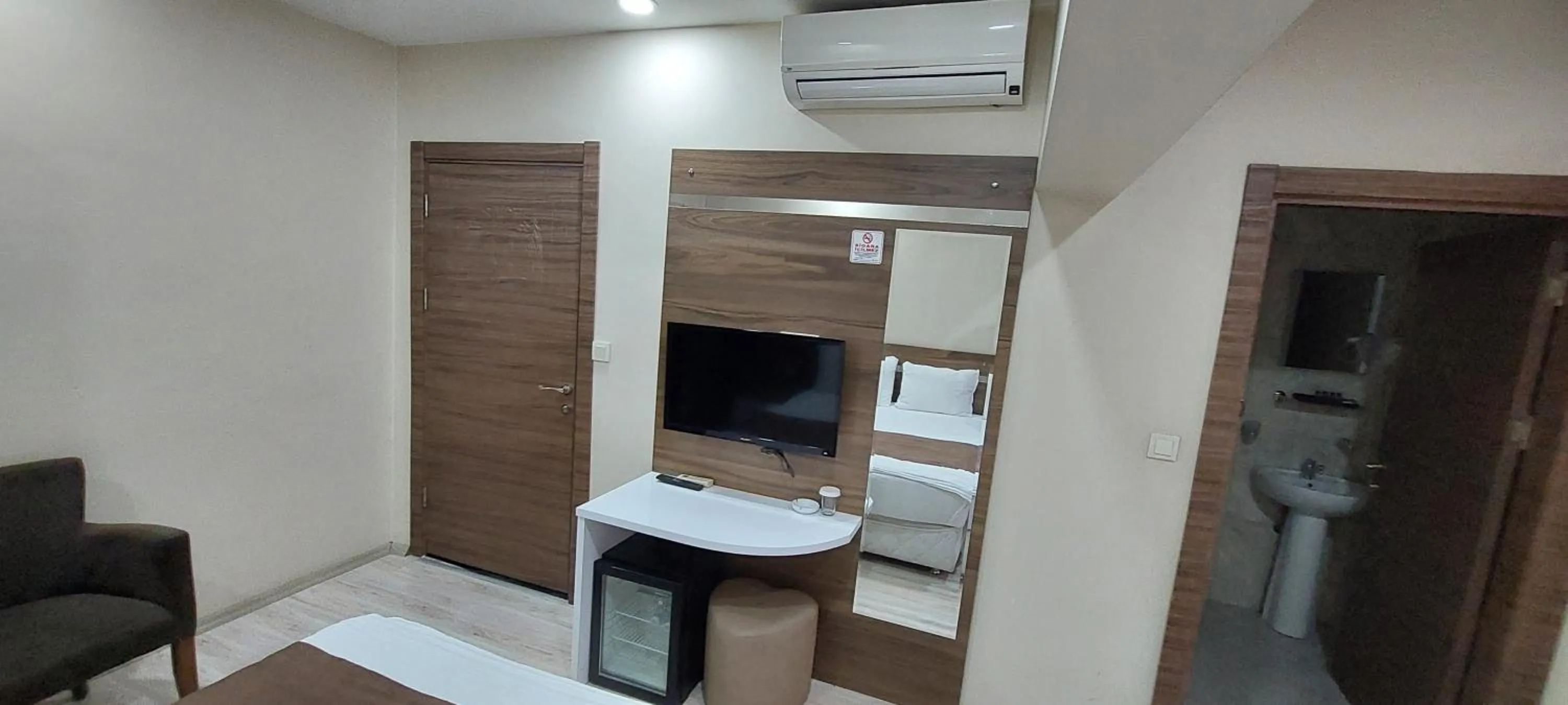 TV and multimedia in Divrigi Kosk Hotel