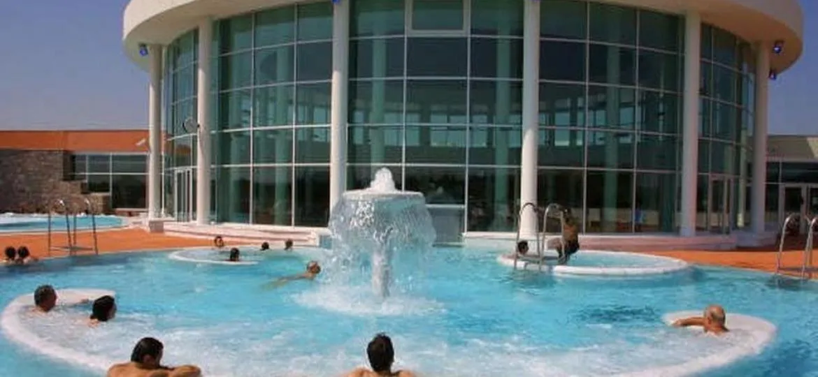 Swimming pool in Petite Chouette