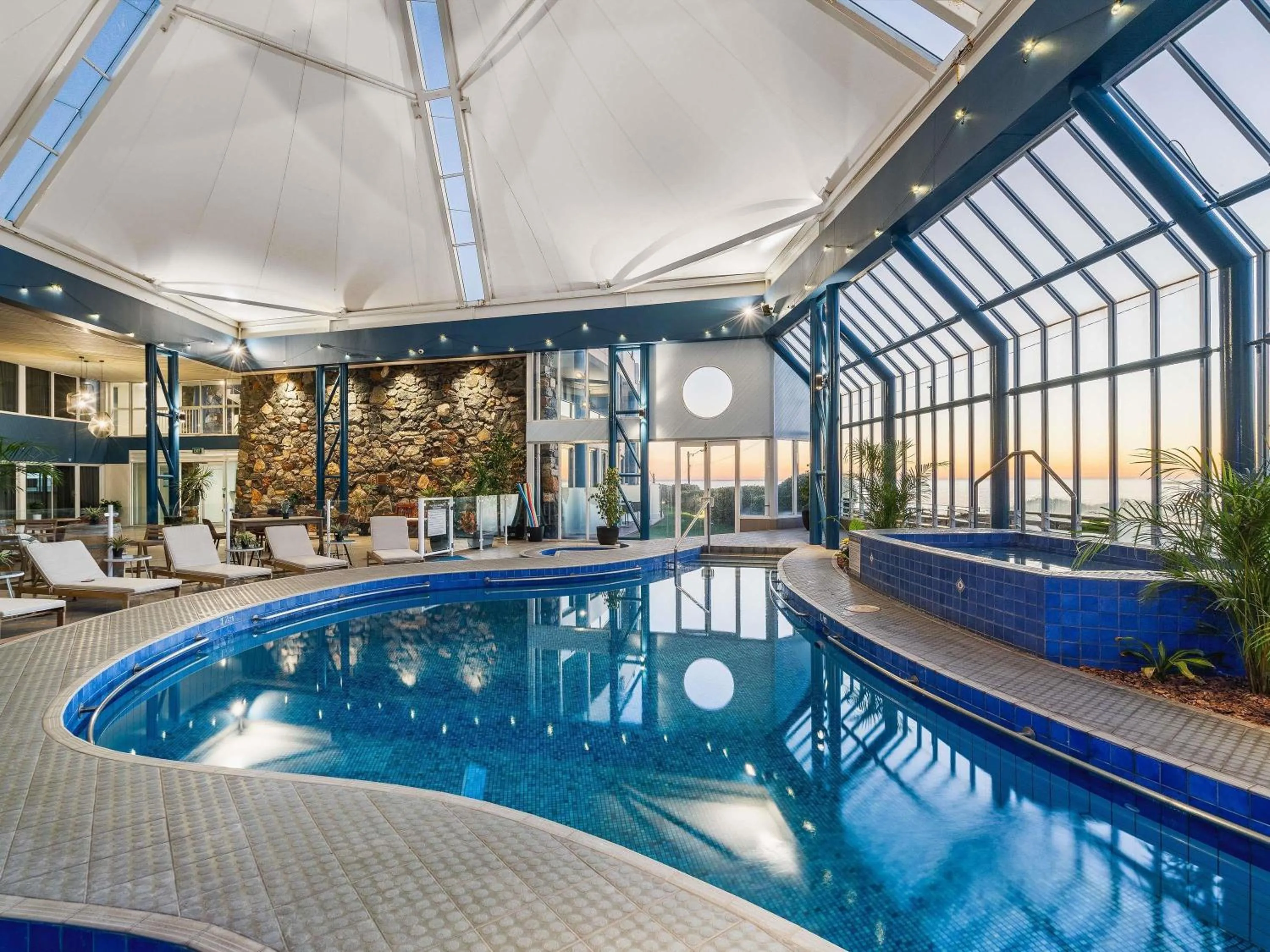 Pool view in Mantra Bunbury