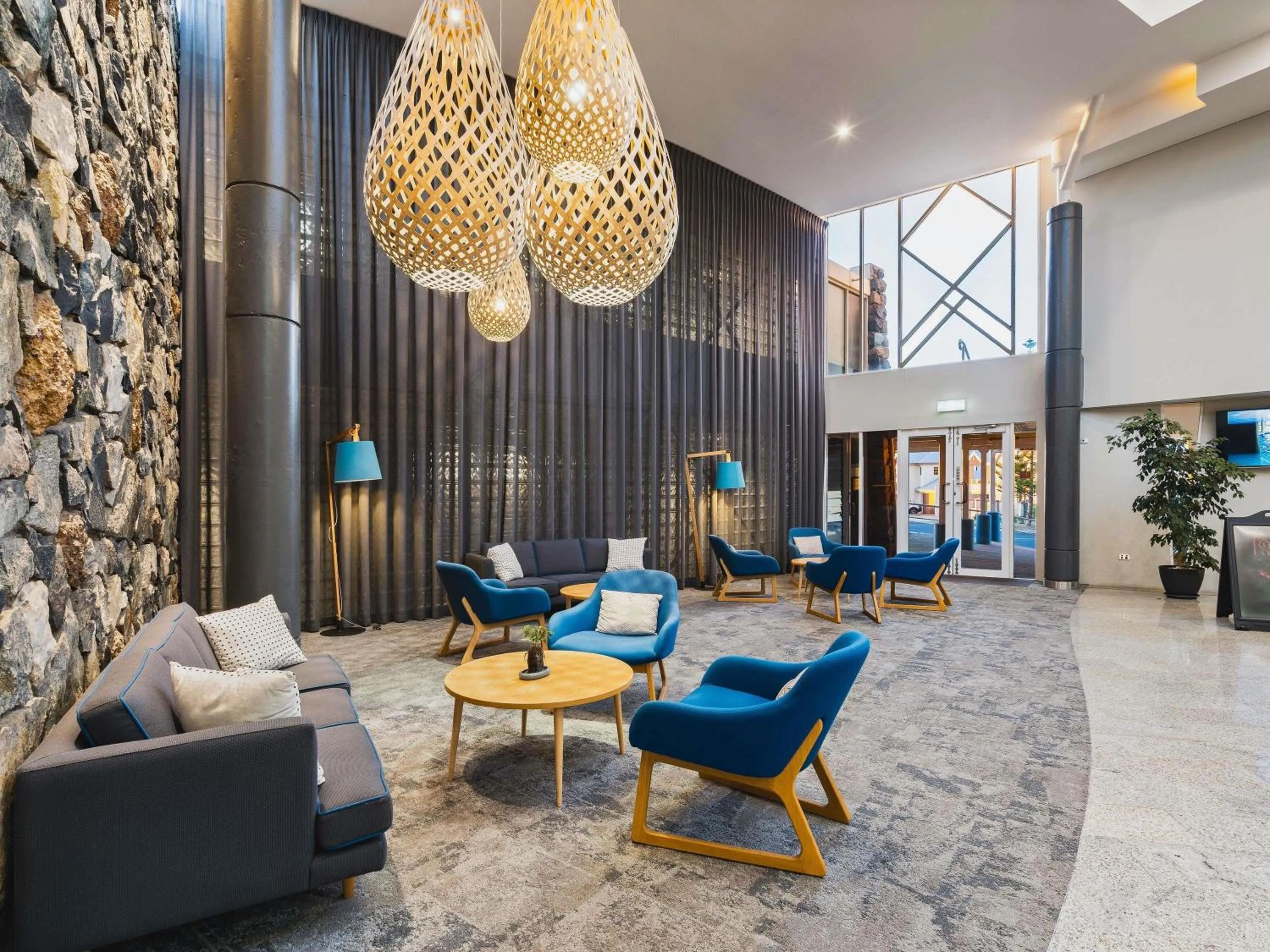 Property building in Mantra Bunbury