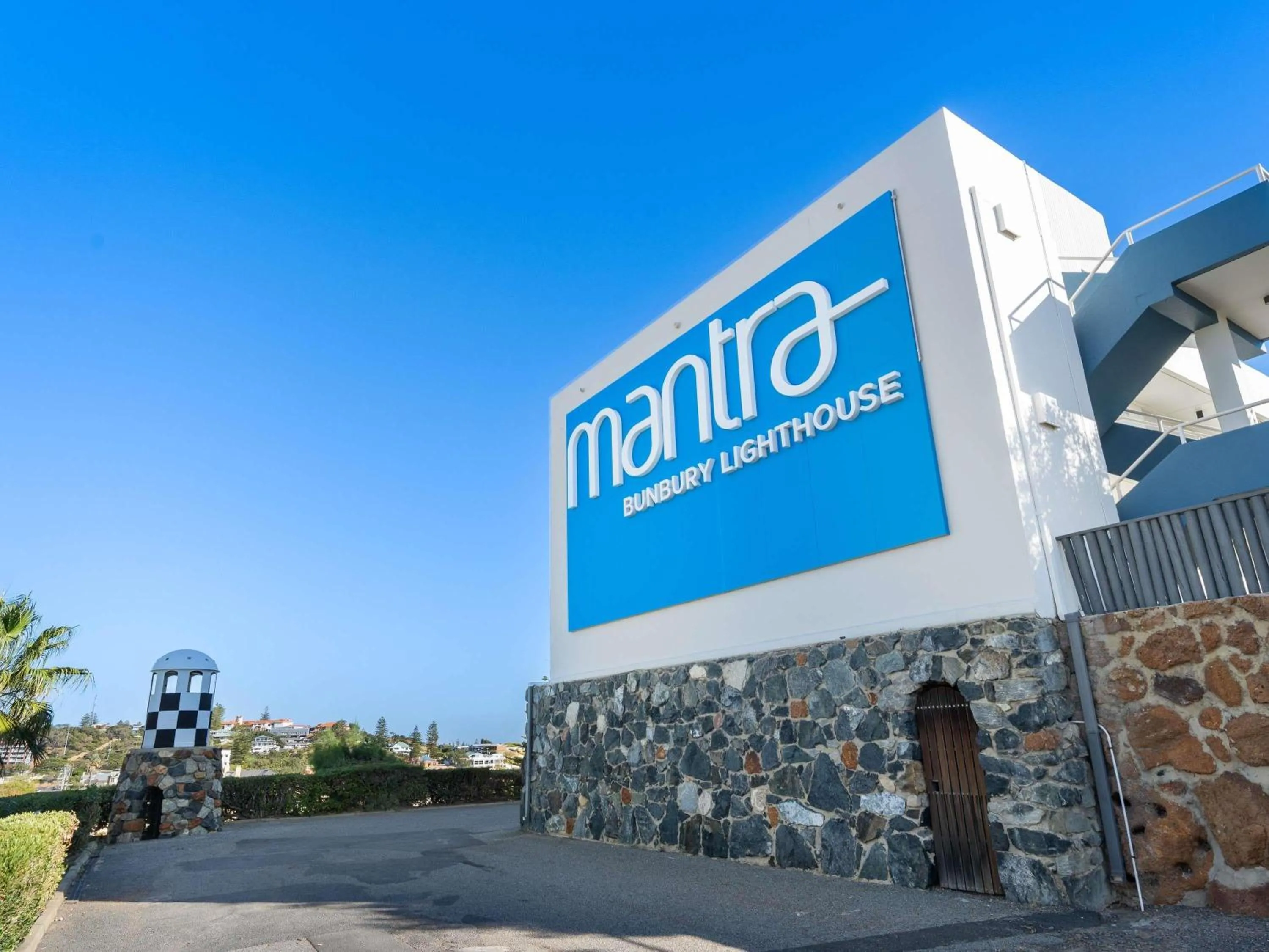 Property building in Mantra Bunbury