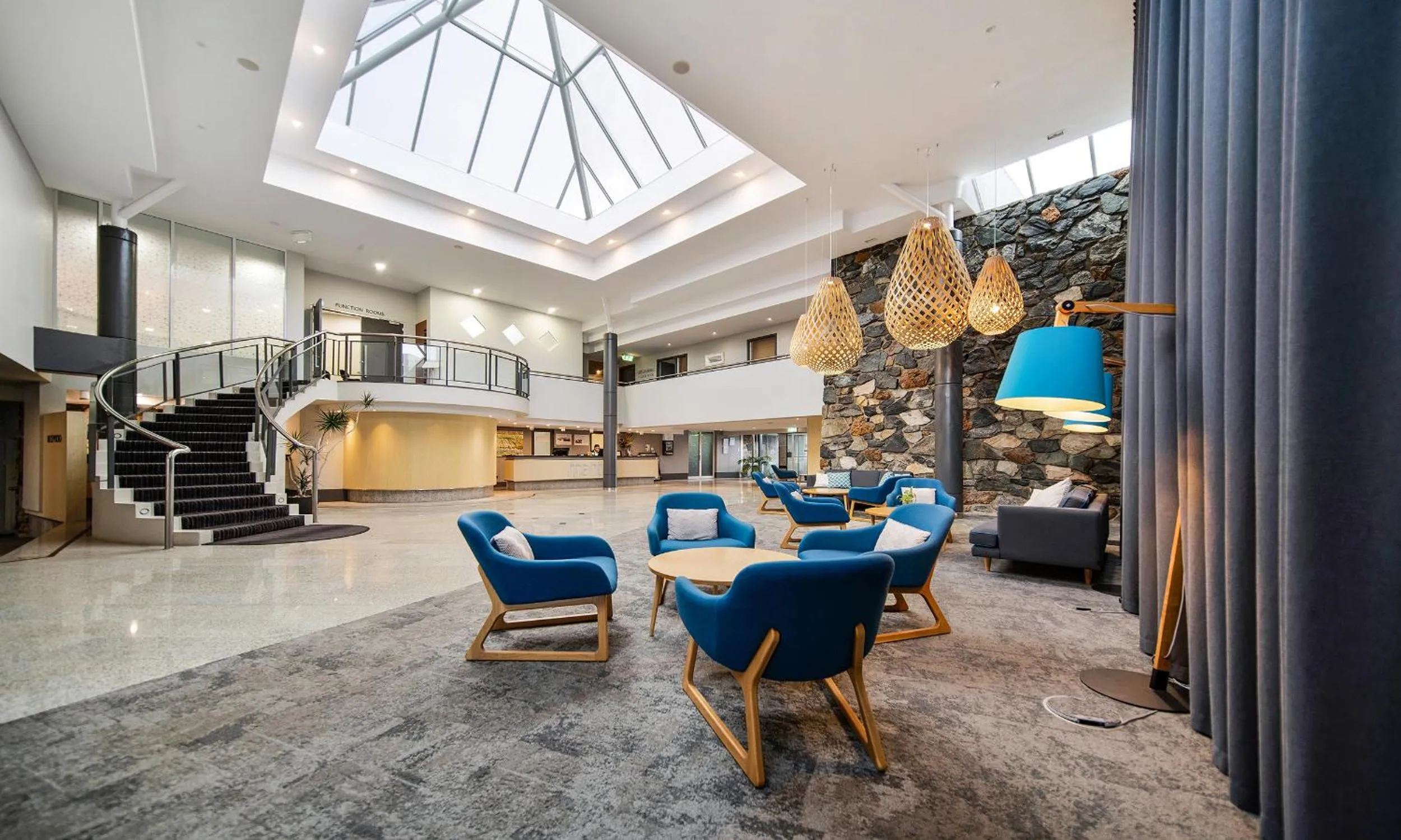 Lobby or reception in Mantra Bunbury