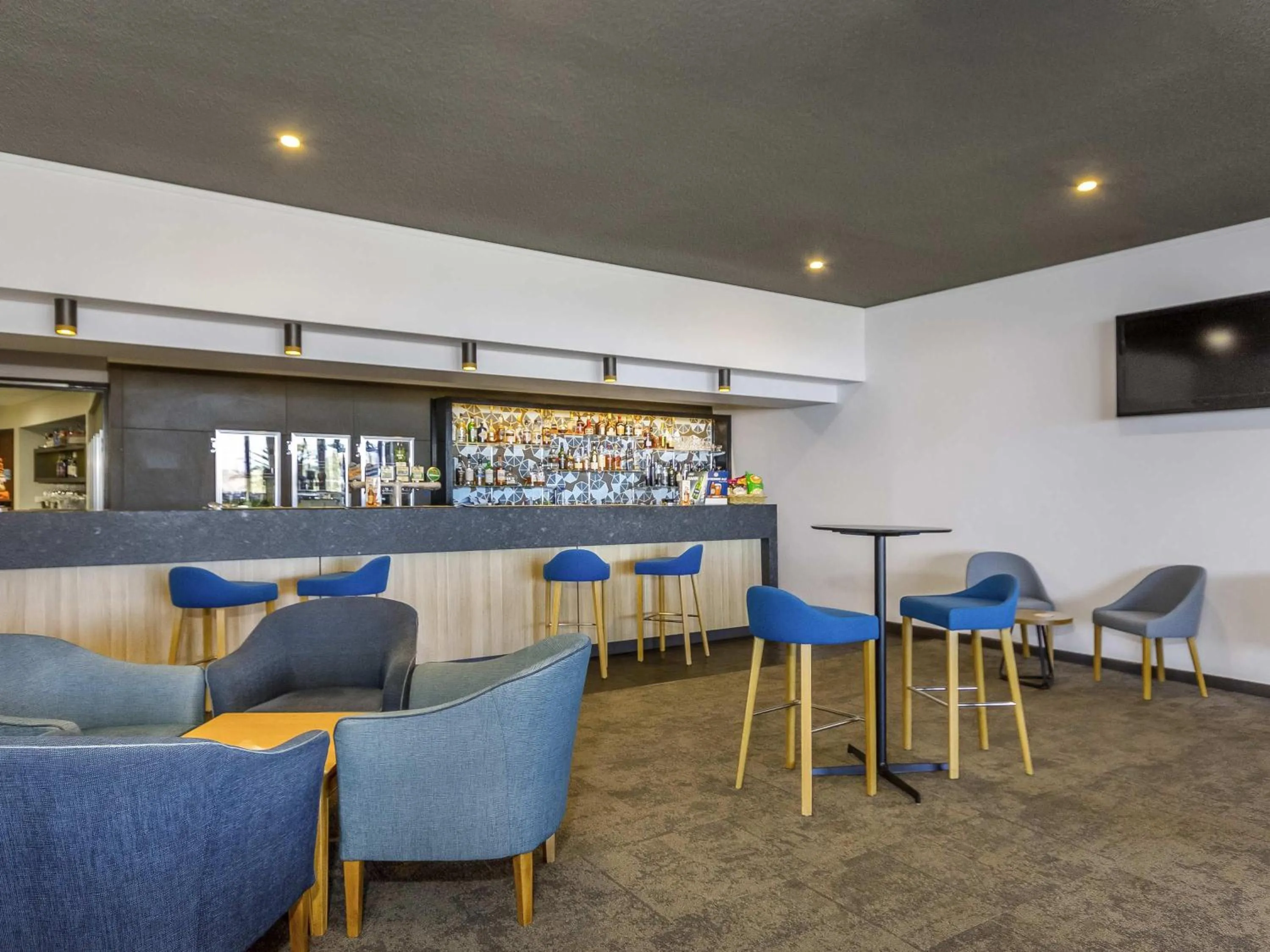 Lounge or bar in Mantra Bunbury