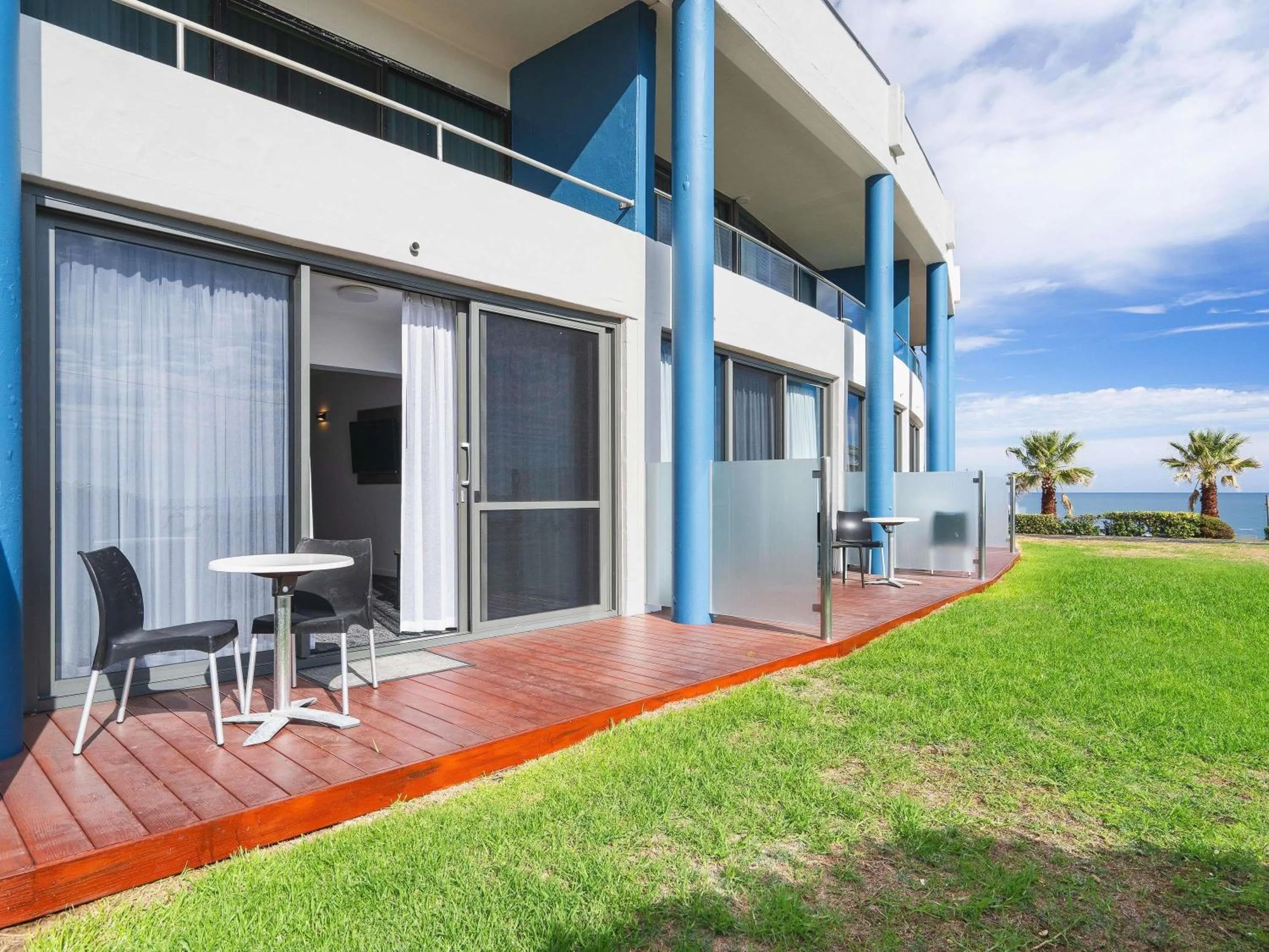 Bedroom in Mantra Bunbury