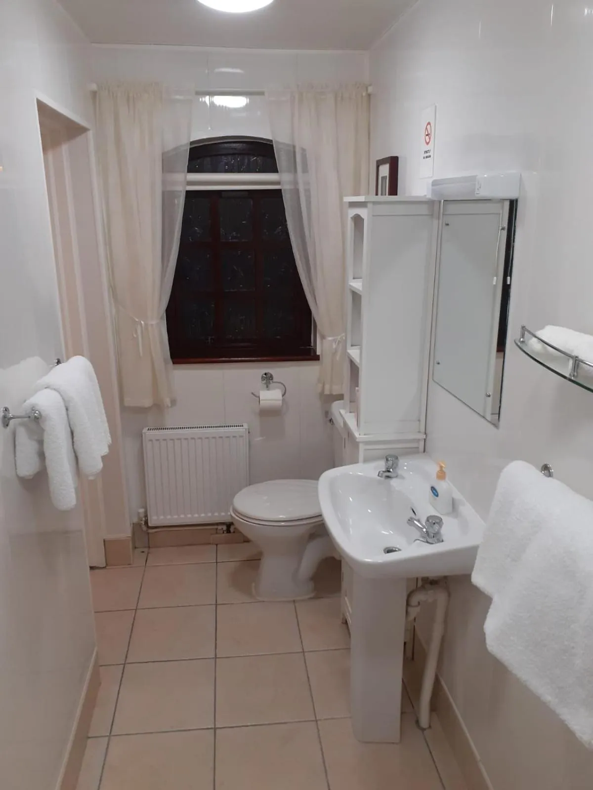 Bathroom in Athlumney Manor Guest Accommodation