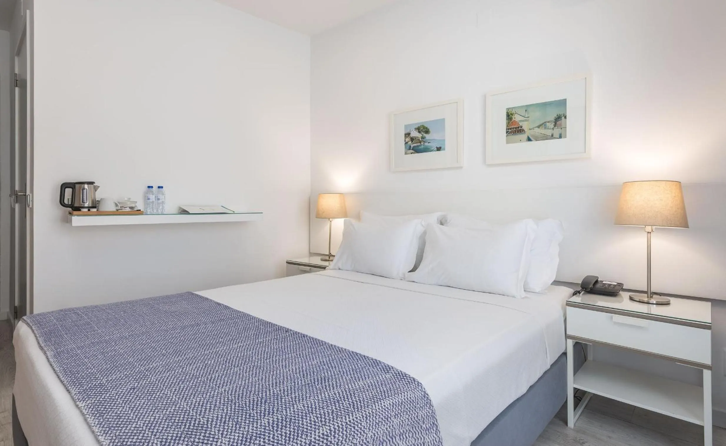 Coffee/tea facilities, Bed in Hotel Baltum