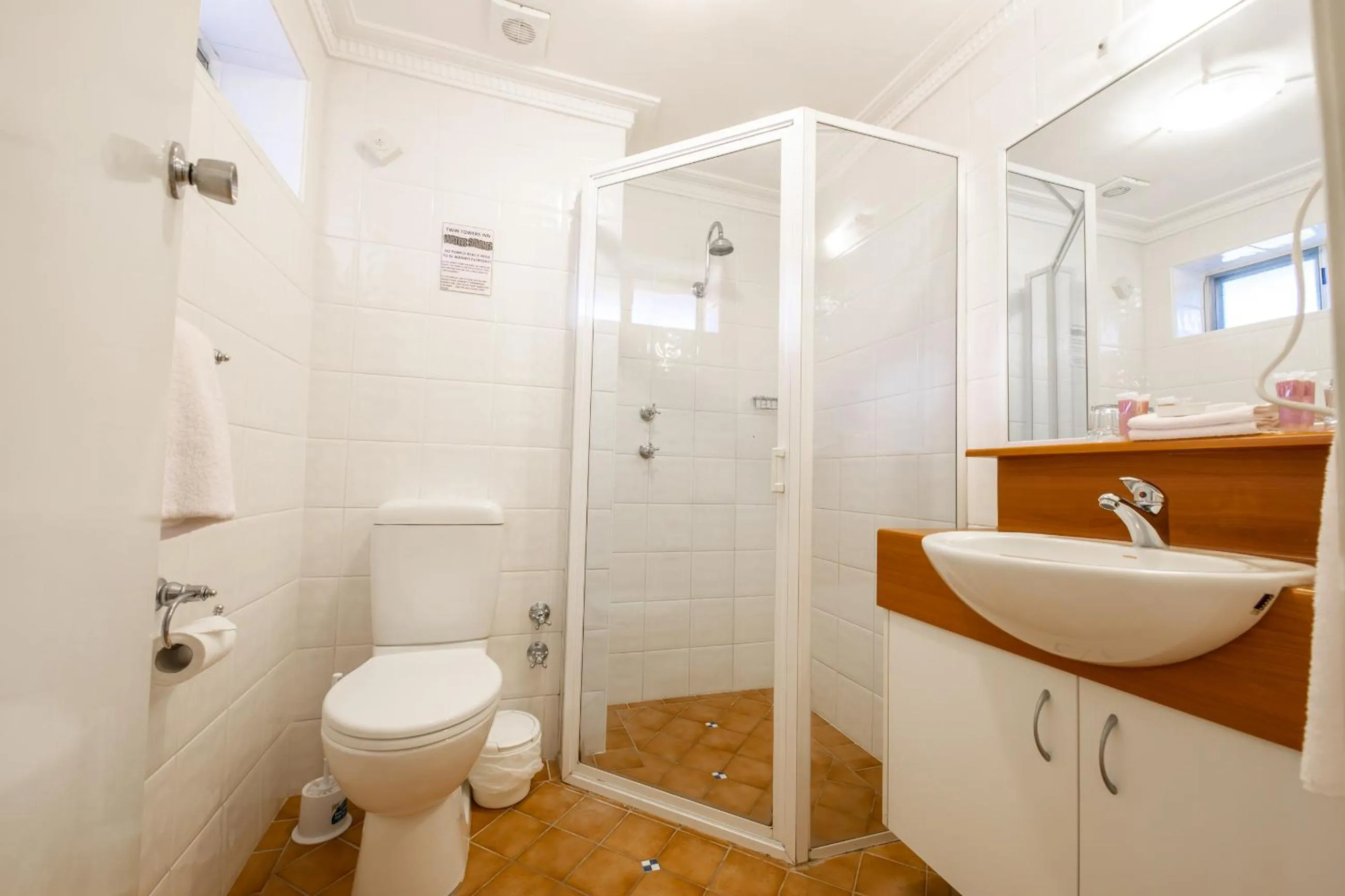 Shower in Twin Towers Inn