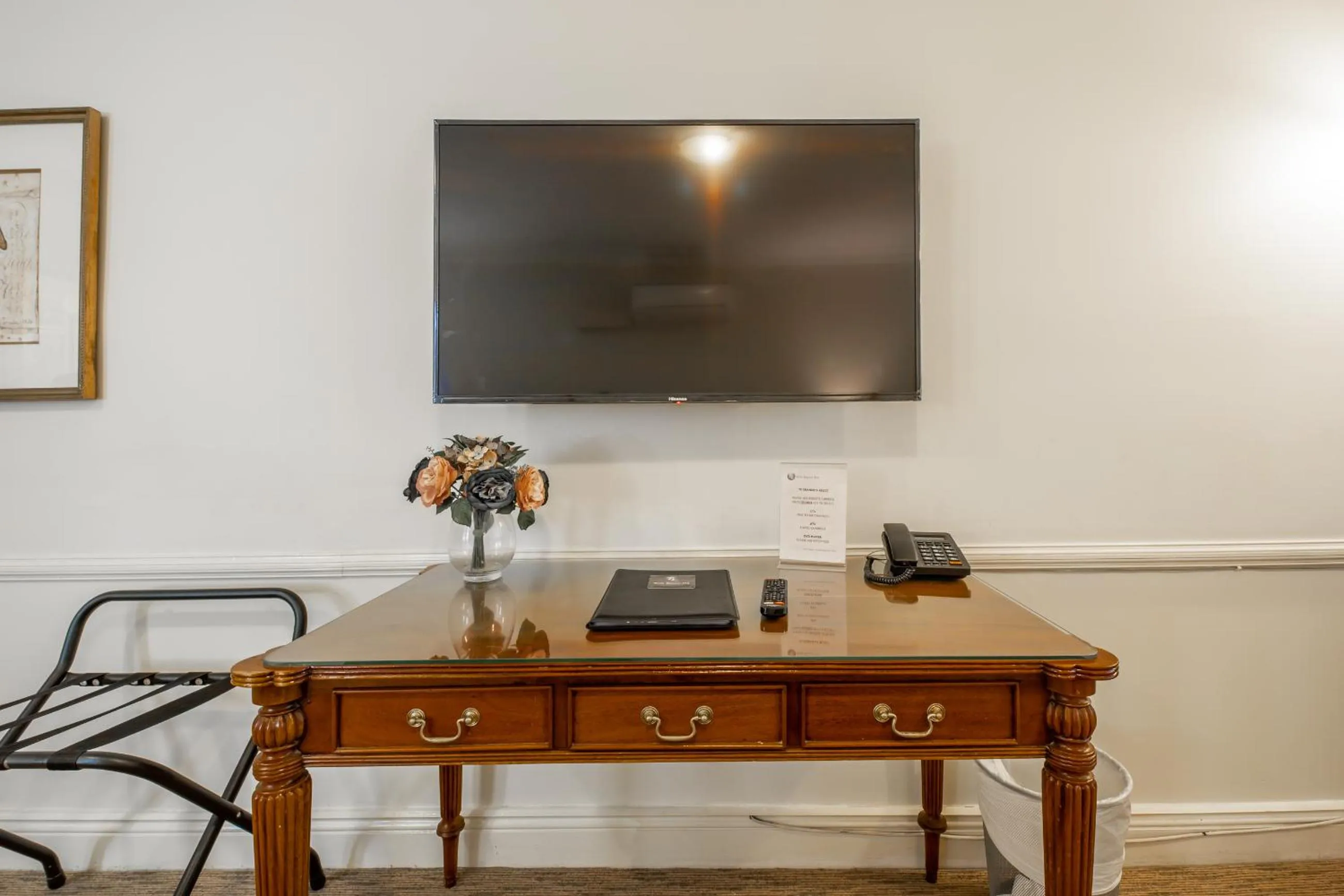 TV and multimedia in Twin Towers Inn