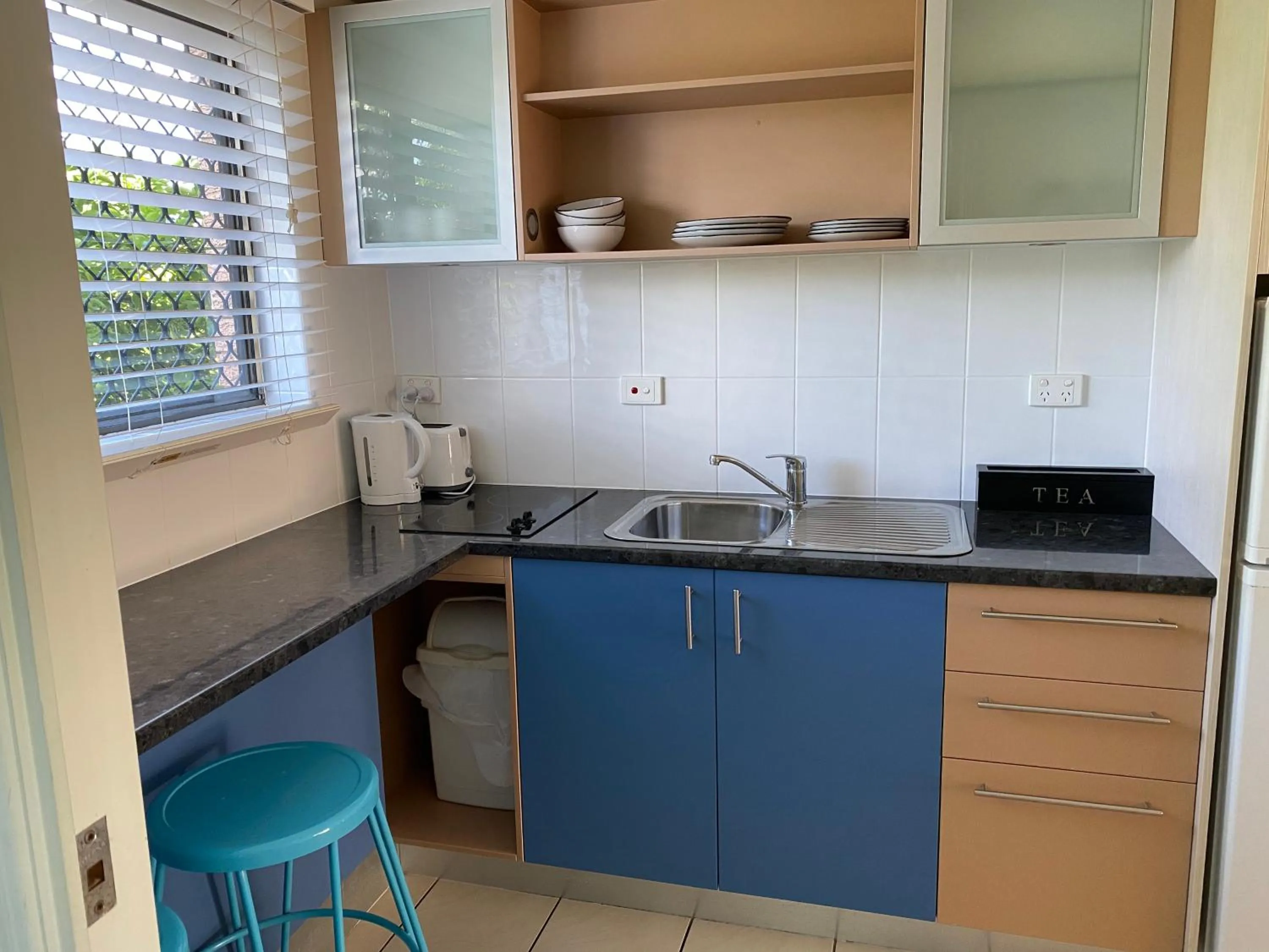 Kitchen or kitchenette in Hervey Bay Motel