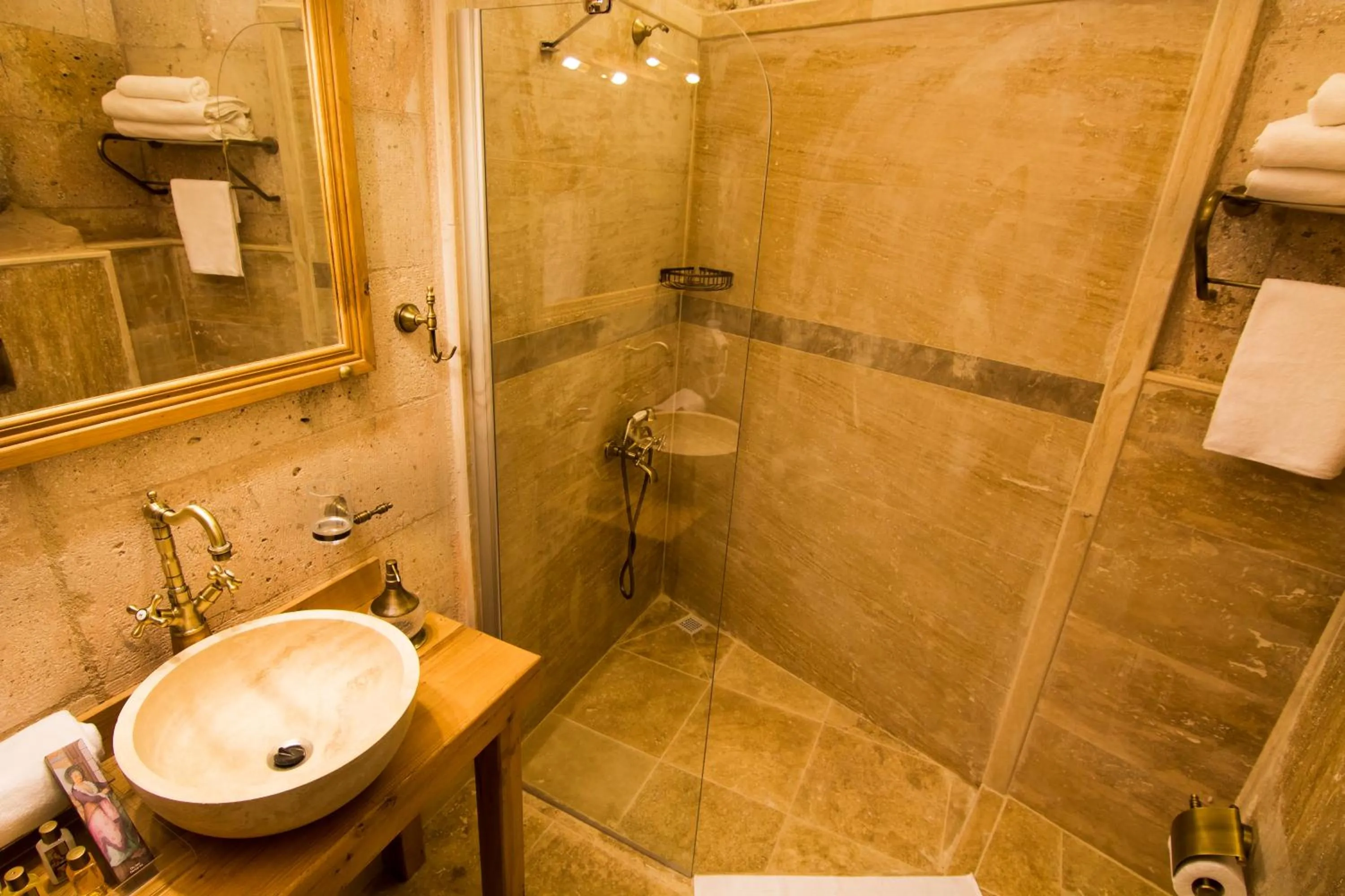 Shower in Caldera Cave Hotel