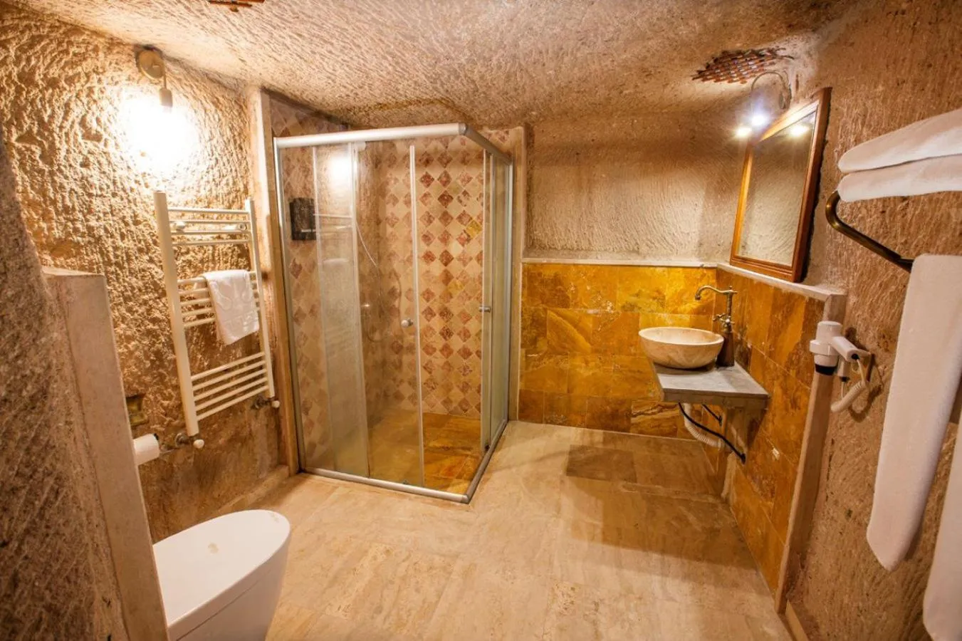 Shower in Caldera Cave Hotel