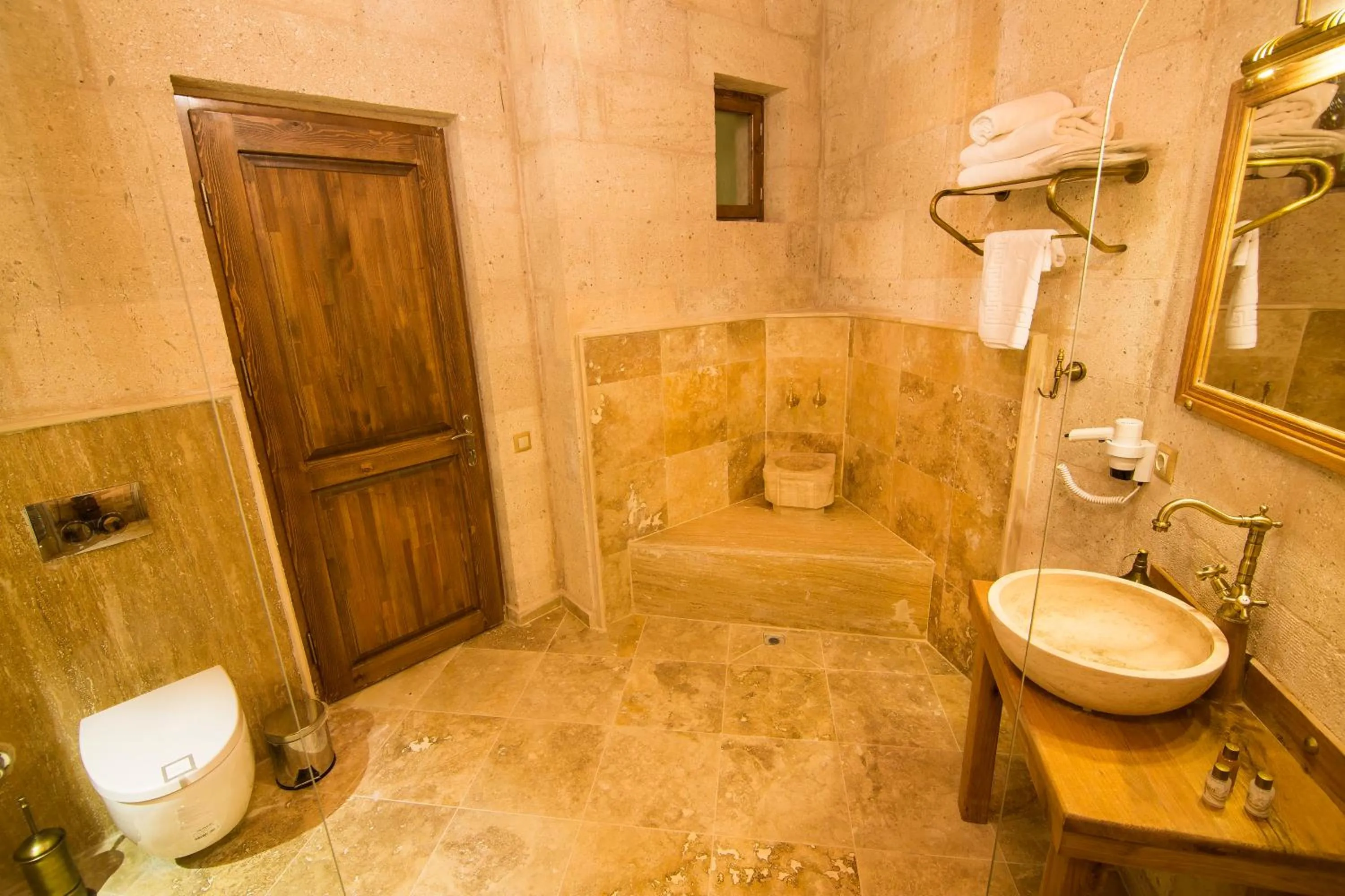 Shower in Caldera Cave Hotel