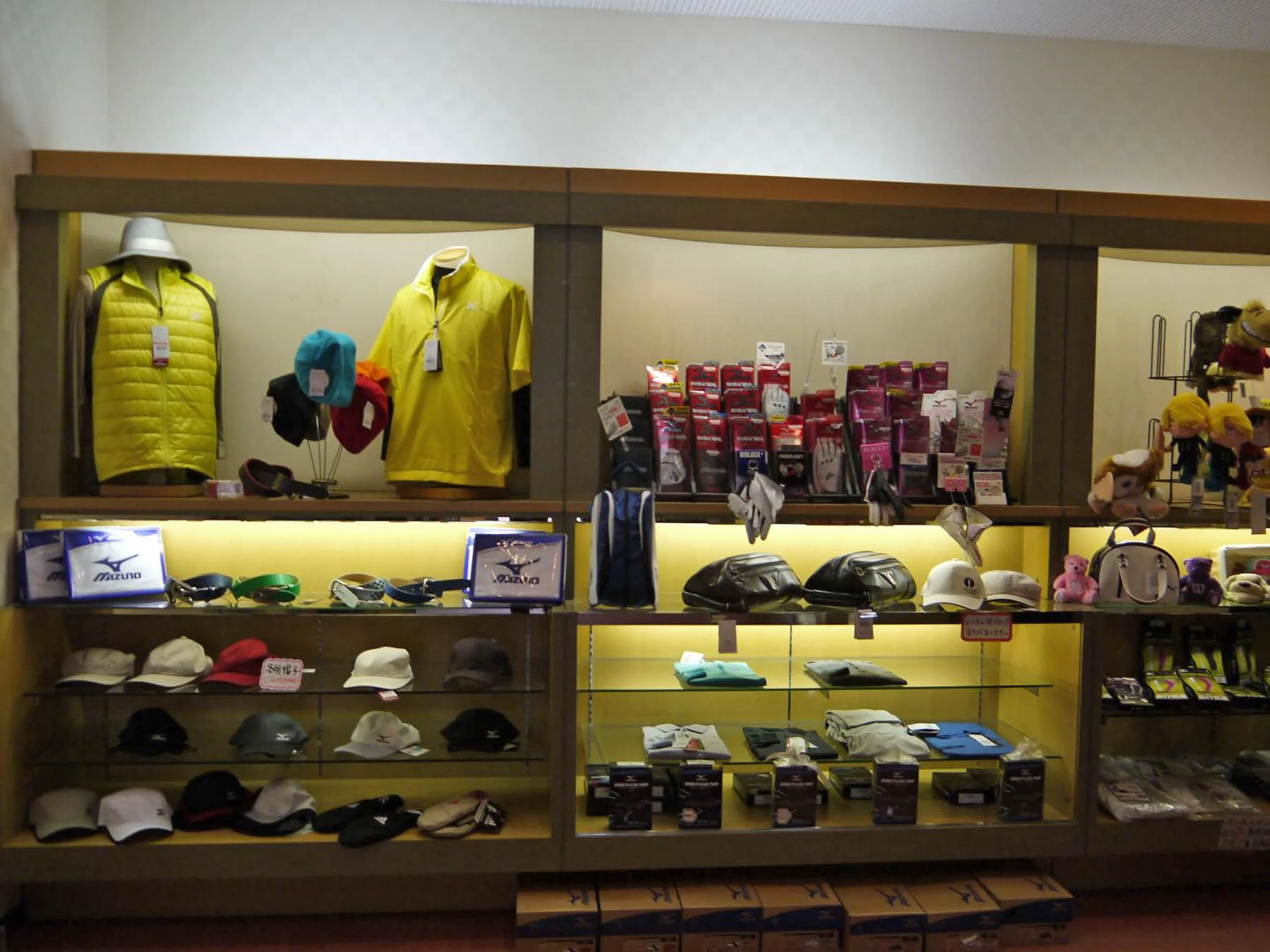 On-site shops in Spring Golf and Art Resort Awaji