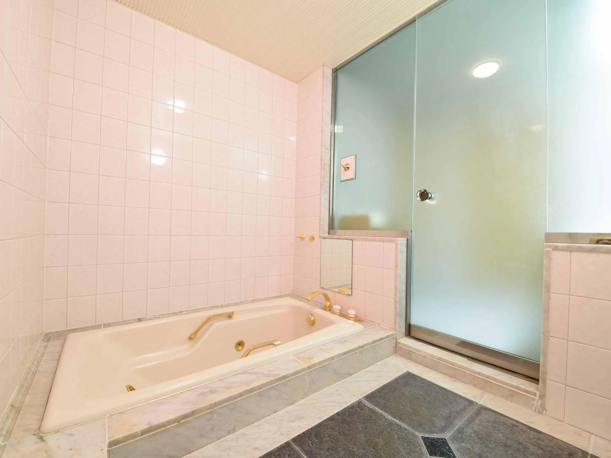 Photo of the whole room, Bathroom in Spring Golf and Art Resort Awaji