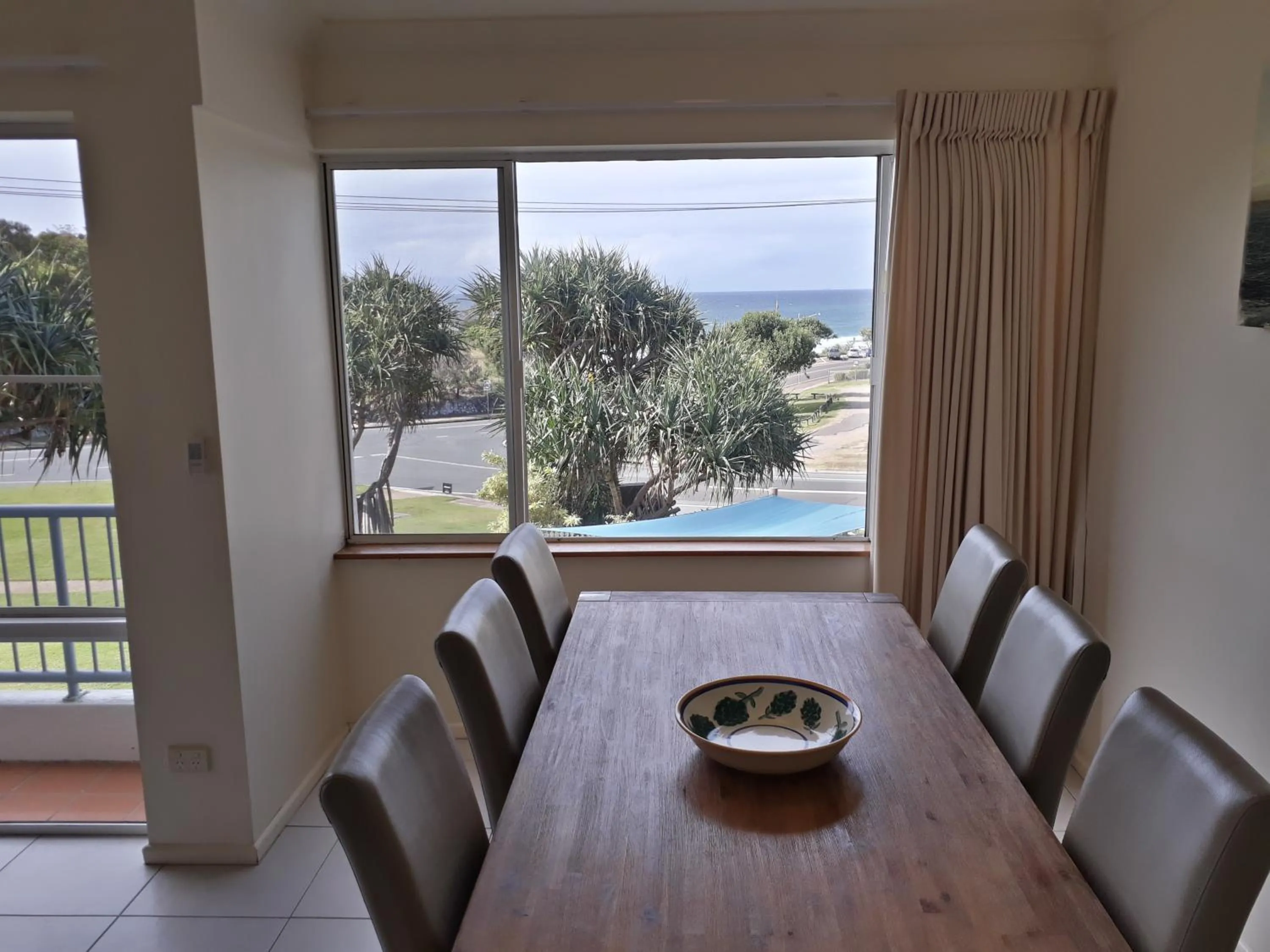 Dining area in Pandanus Coolum Beach