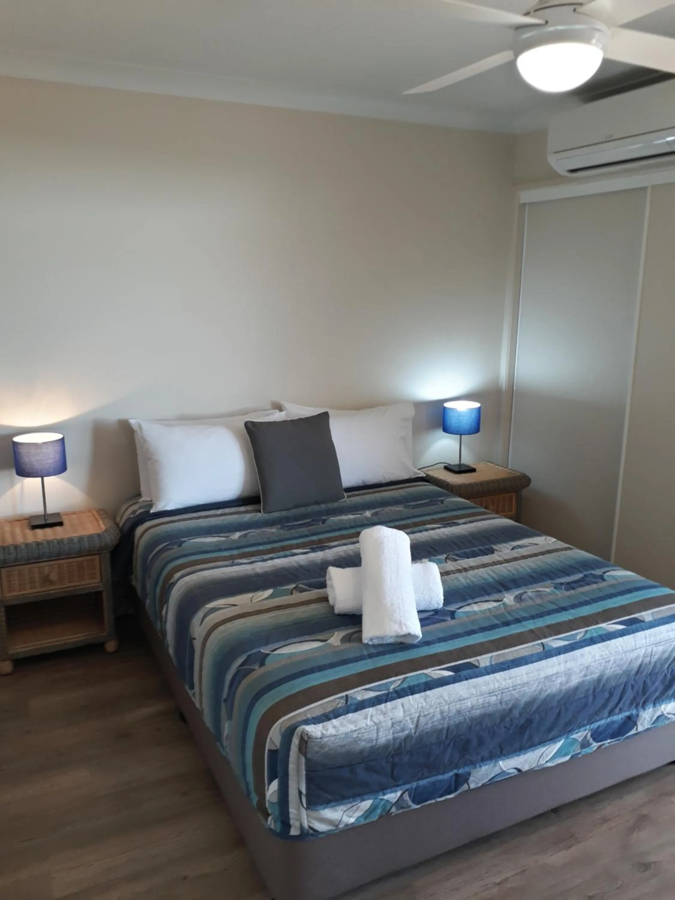 Bedroom, Bed in Pandanus Coolum Beach