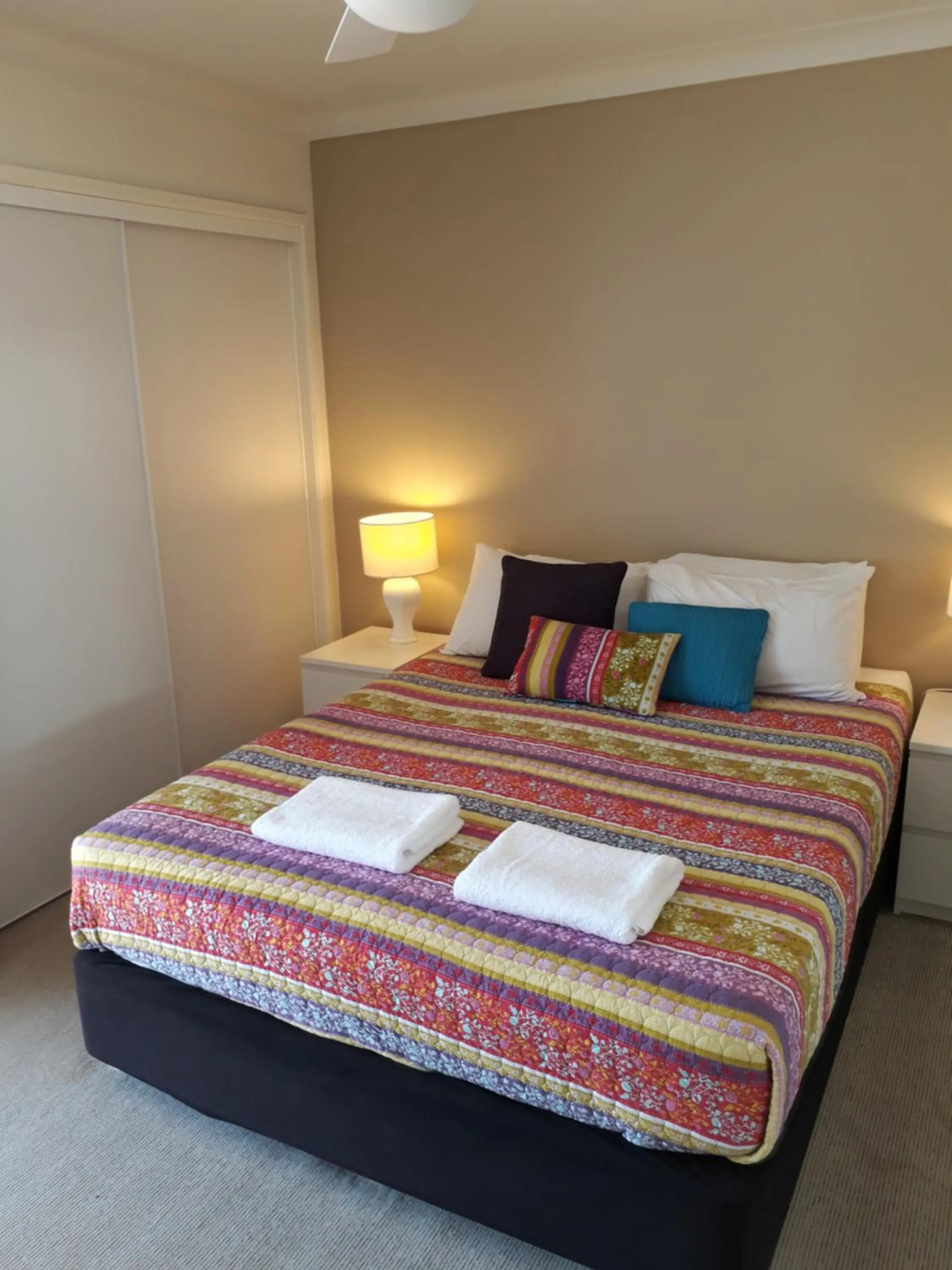 Bedroom, Bed in Pandanus Coolum Beach