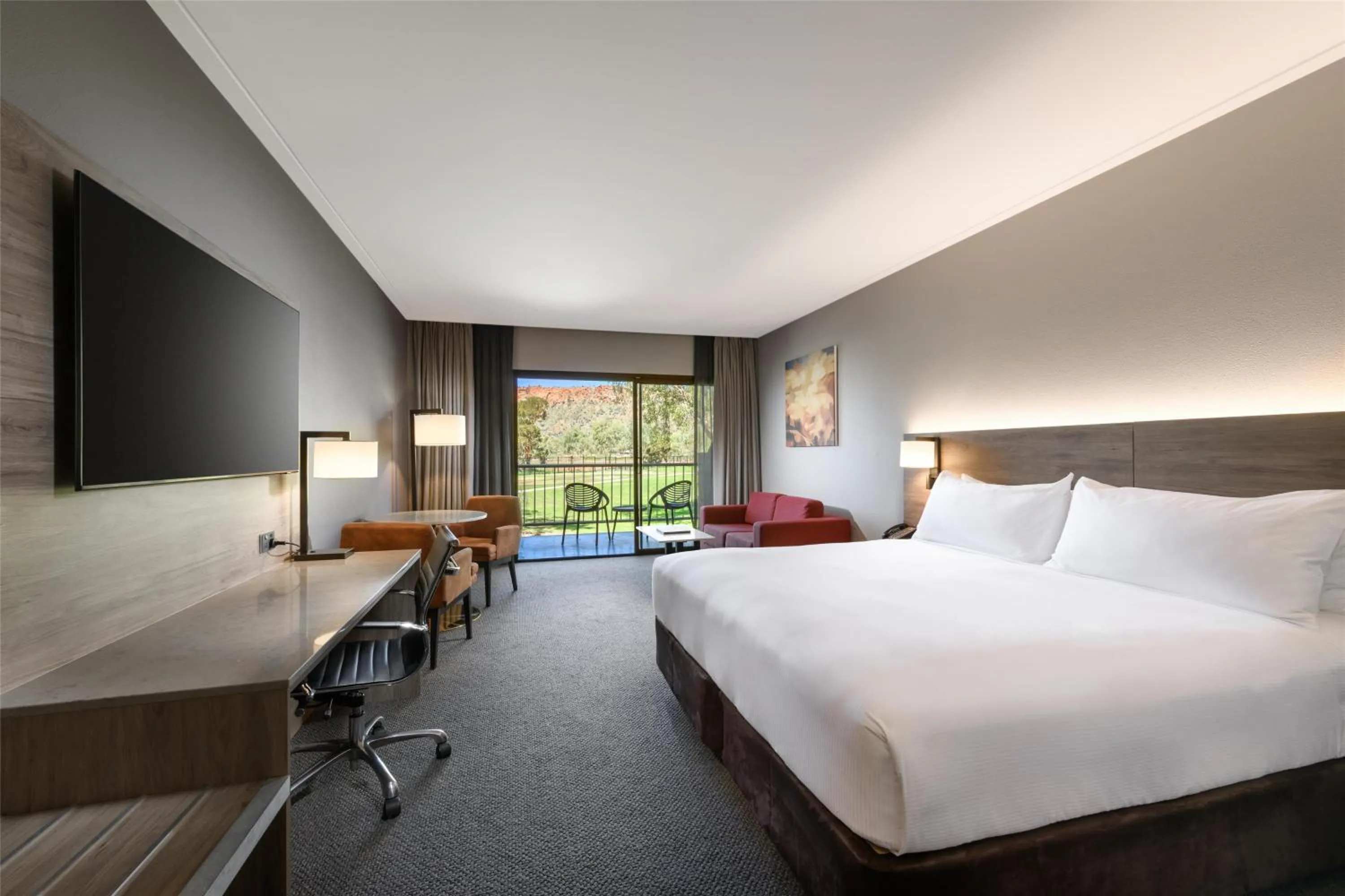 Bedroom, Bed in DoubleTree by Hilton Alice Springs