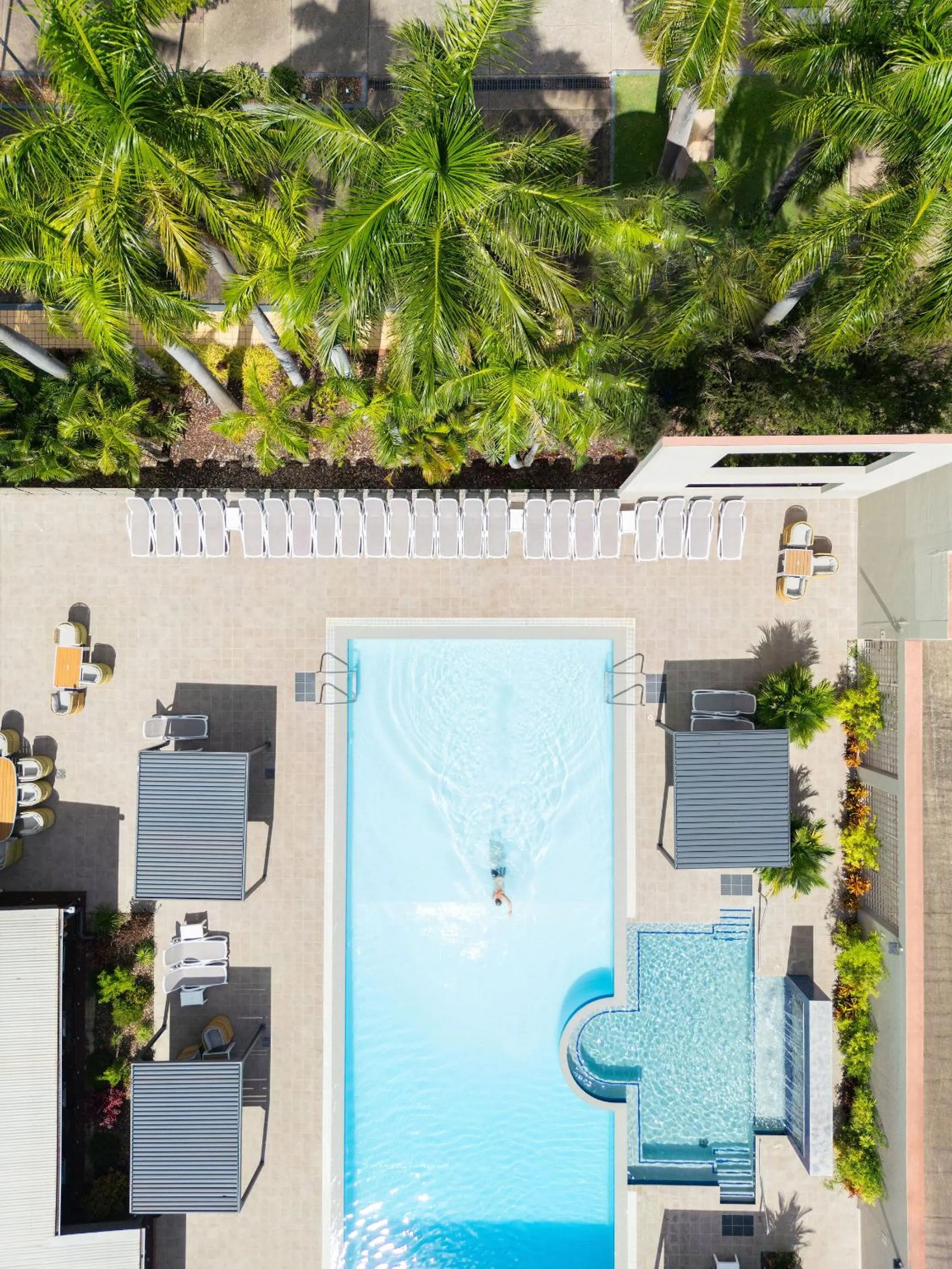 Swimming pool in DoubleTree by Hilton Esplanade Darwin