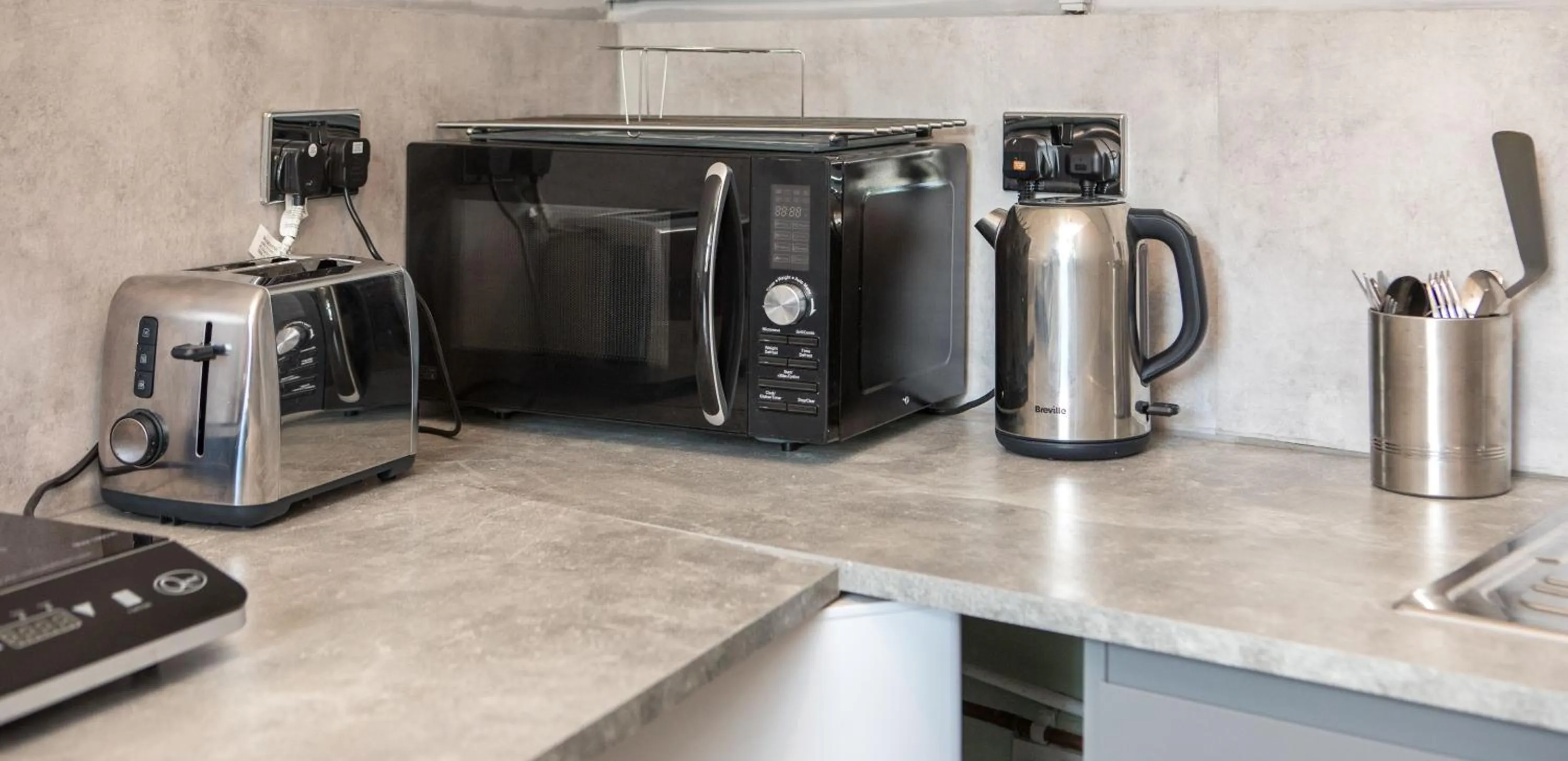 Coffee/tea facilities in James' Place at Dowlais
