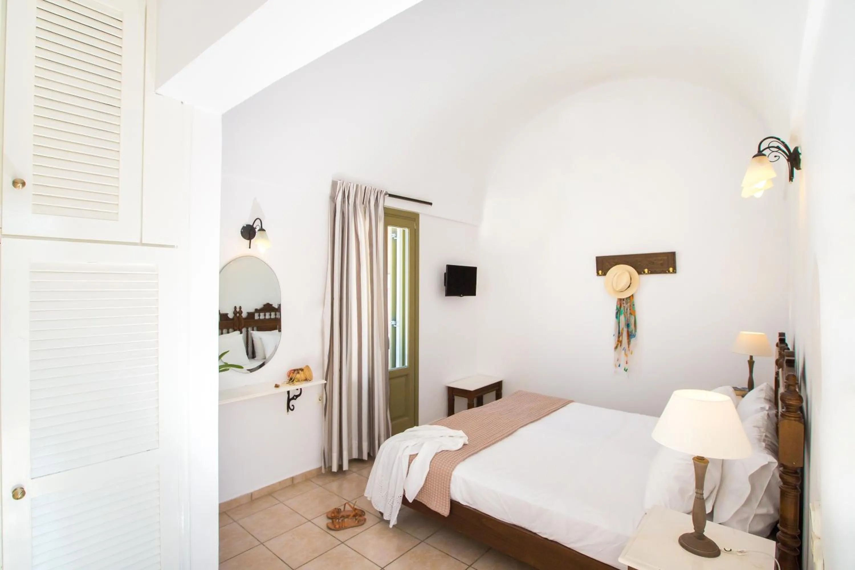 Photo of the whole room in Aldea