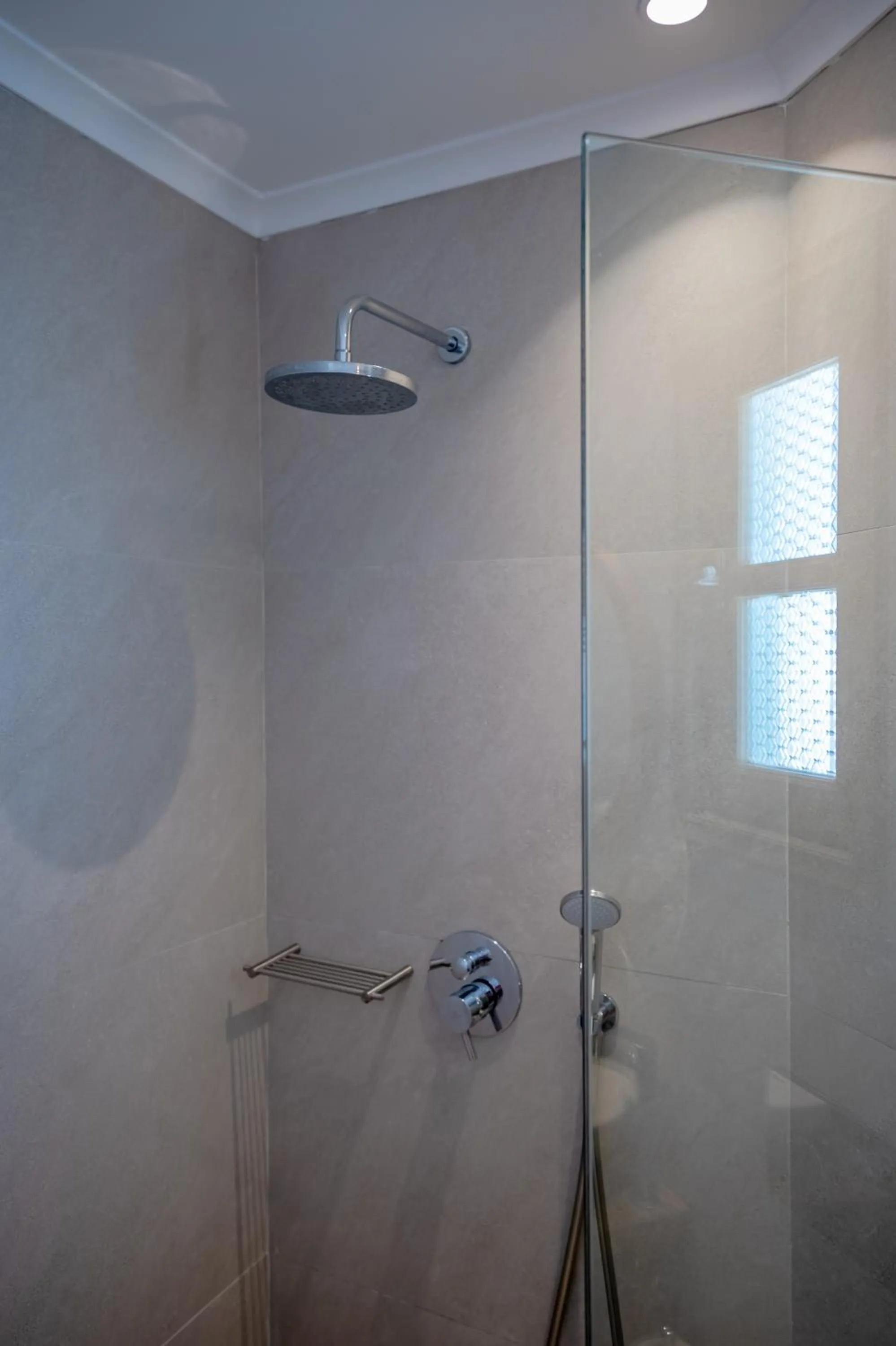 Shower in Aldea