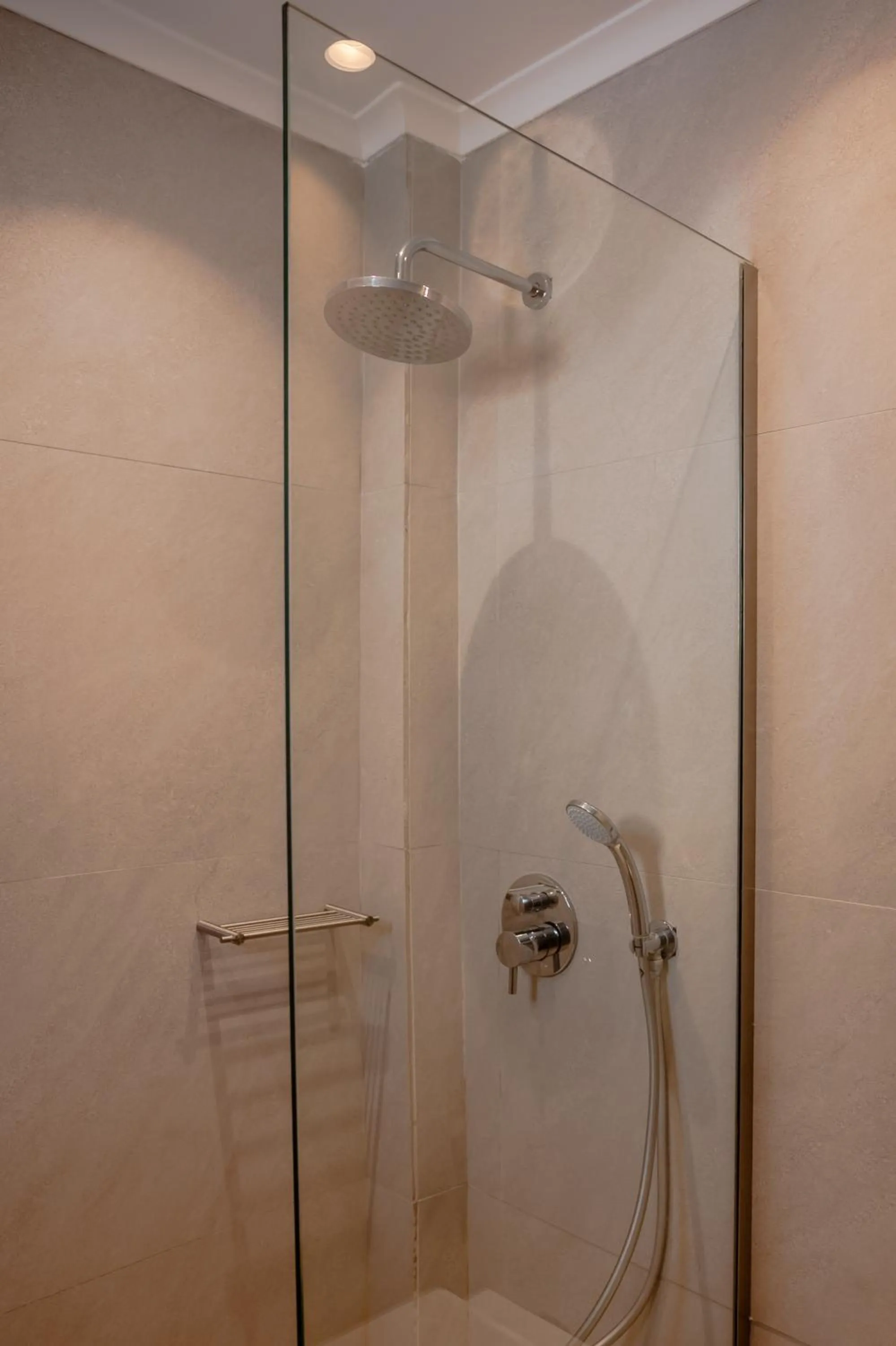 Shower in Aldea