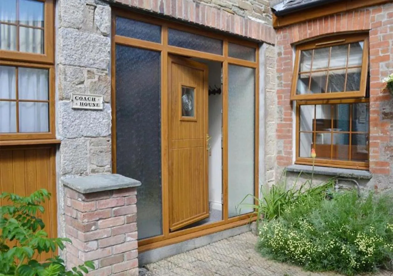Facade/entrance in Penmorvah Manor Hotel