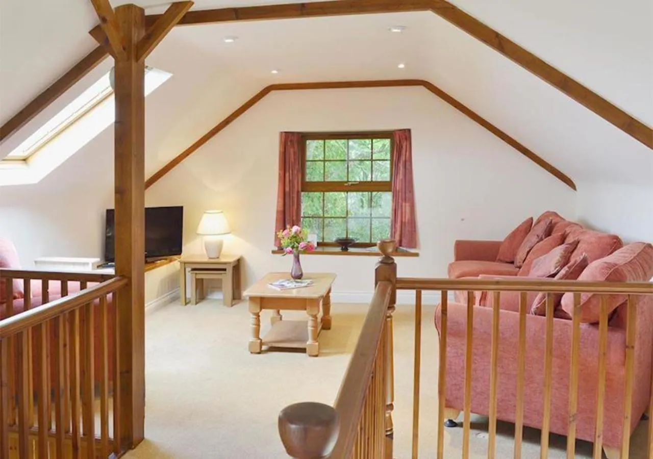 TV and multimedia in Penmorvah Manor Hotel