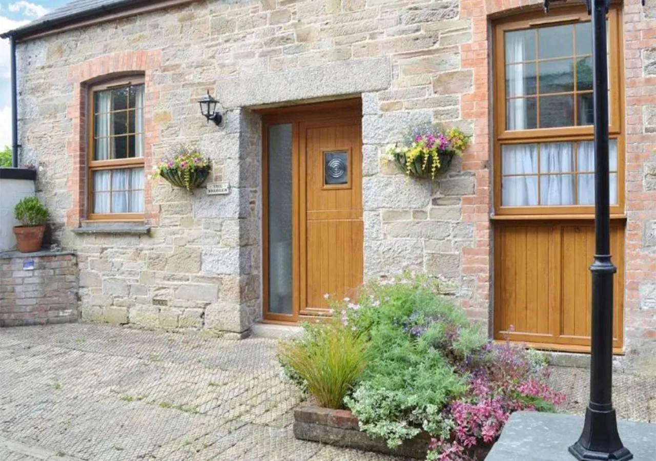 Facade/entrance in Penmorvah Manor Hotel