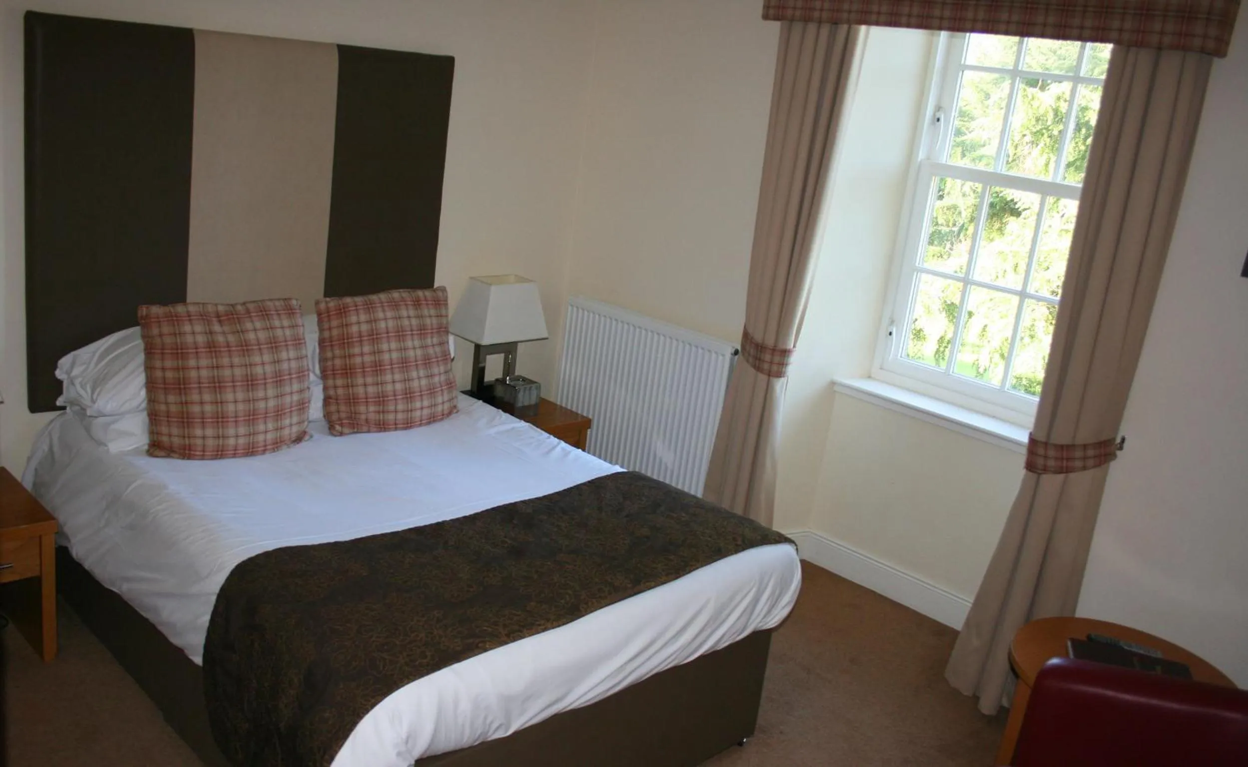 Bedroom, Bed in Moness Resort