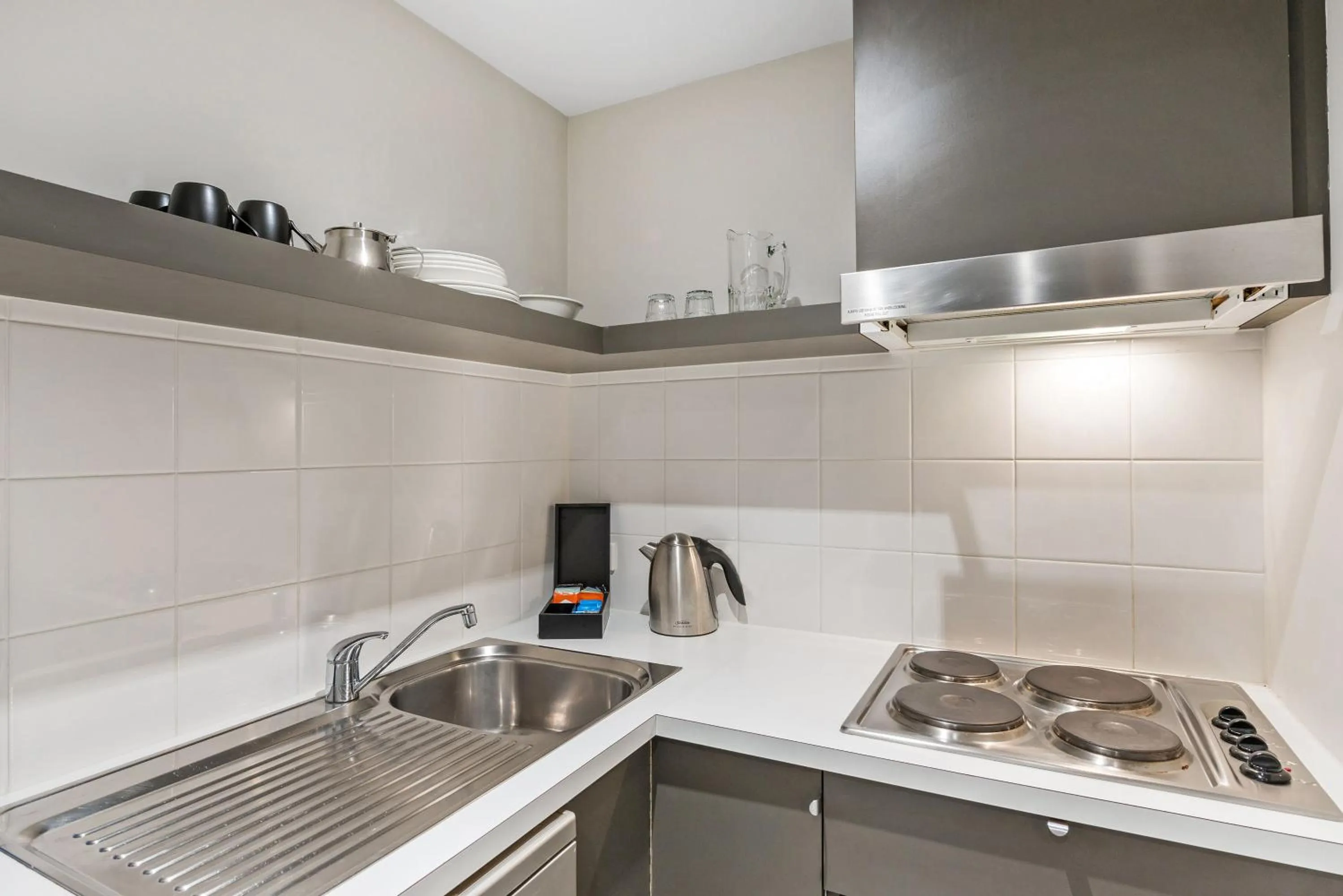 Kitchen or kitchenette in Mantra Southbank