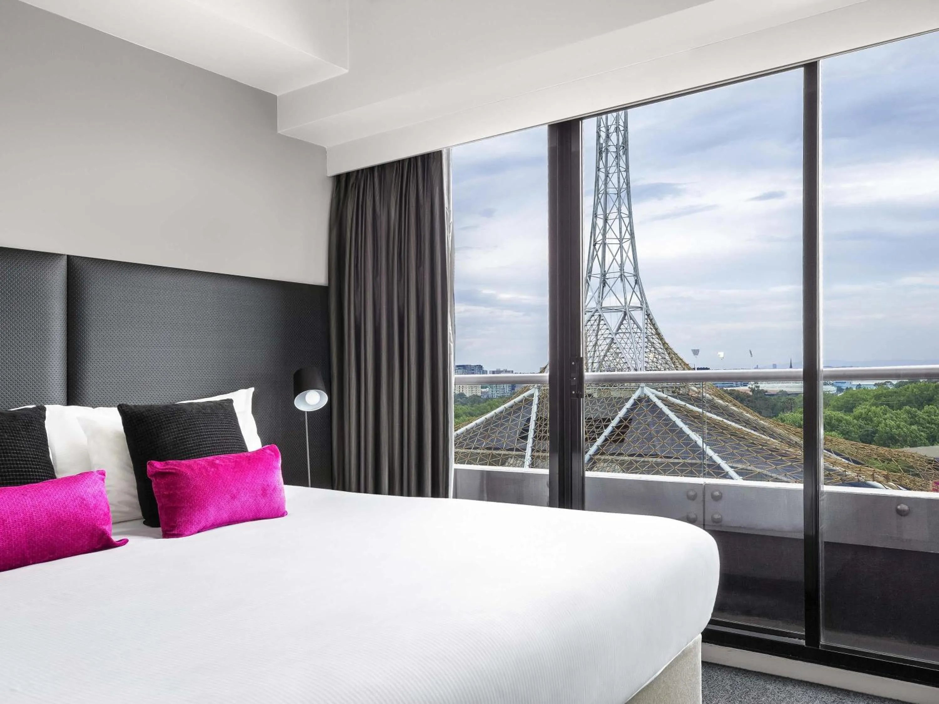 Bedroom, Bed in Mantra Southbank