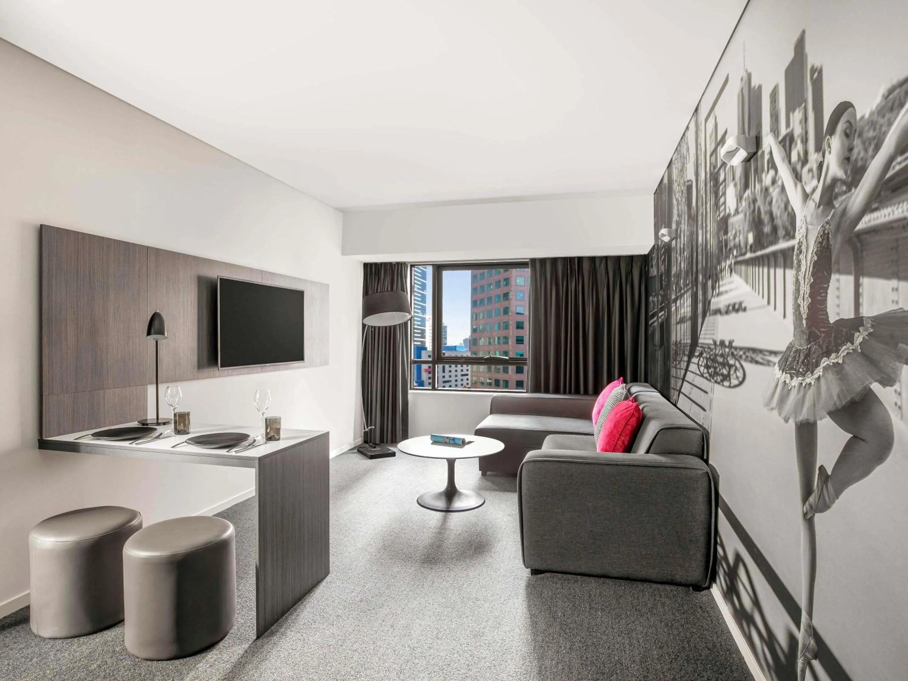 Bedroom in Mantra Southbank