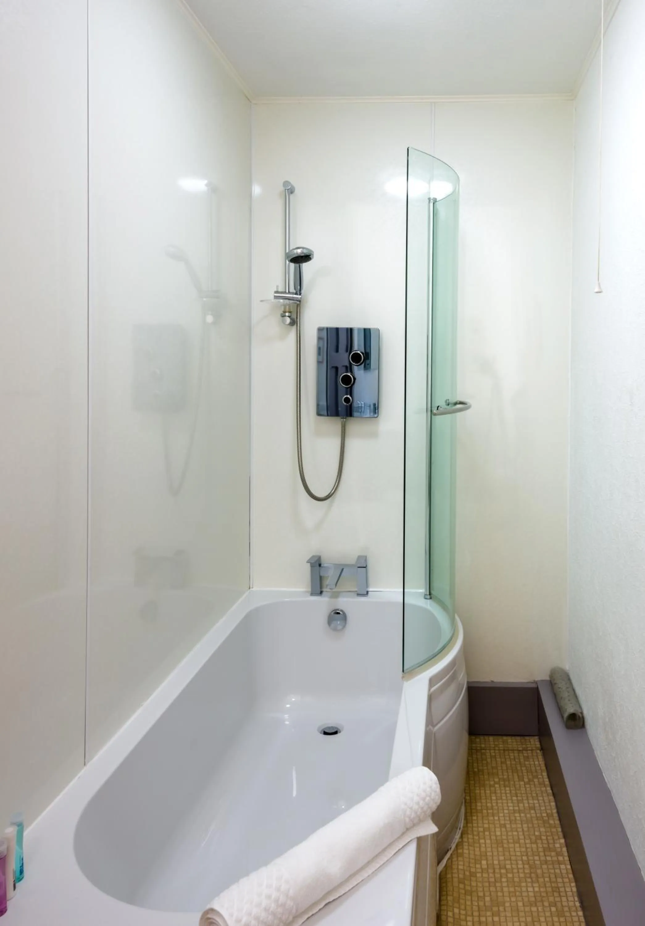 Bathroom in Inch Hotel