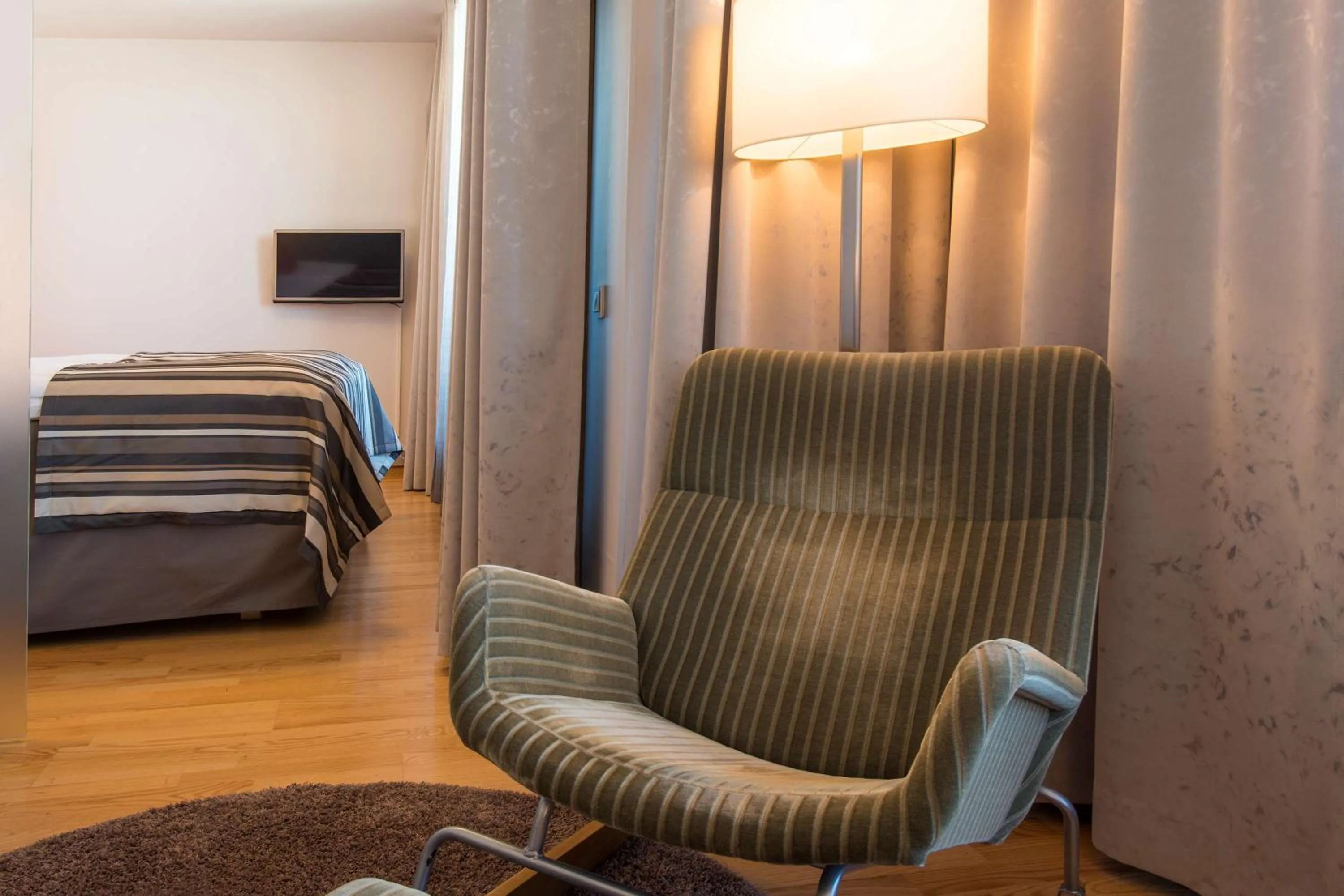 Bedroom, Bed in Scandic Oulu City