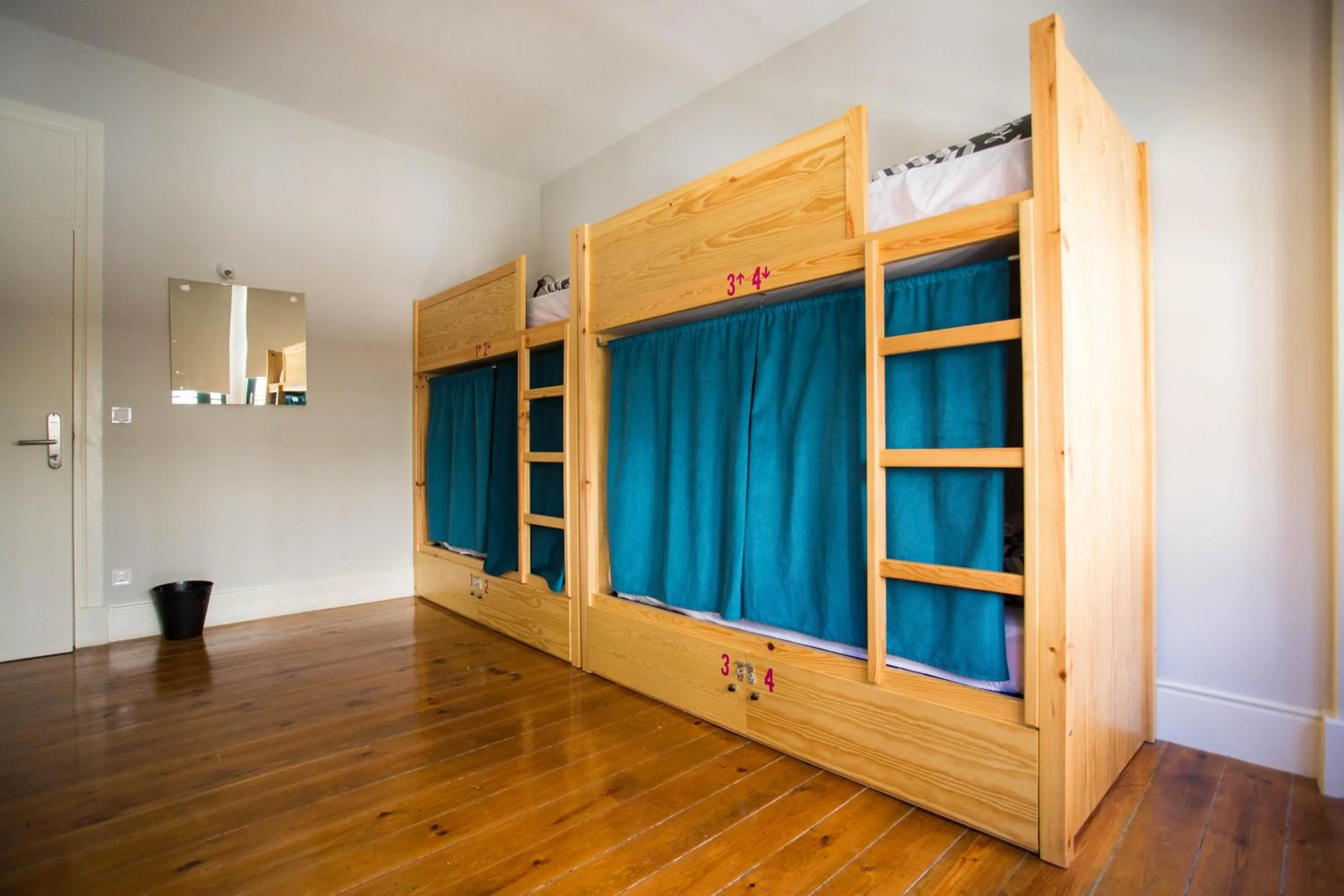 Bedroom, Bed in Nice Way Porto Hostel