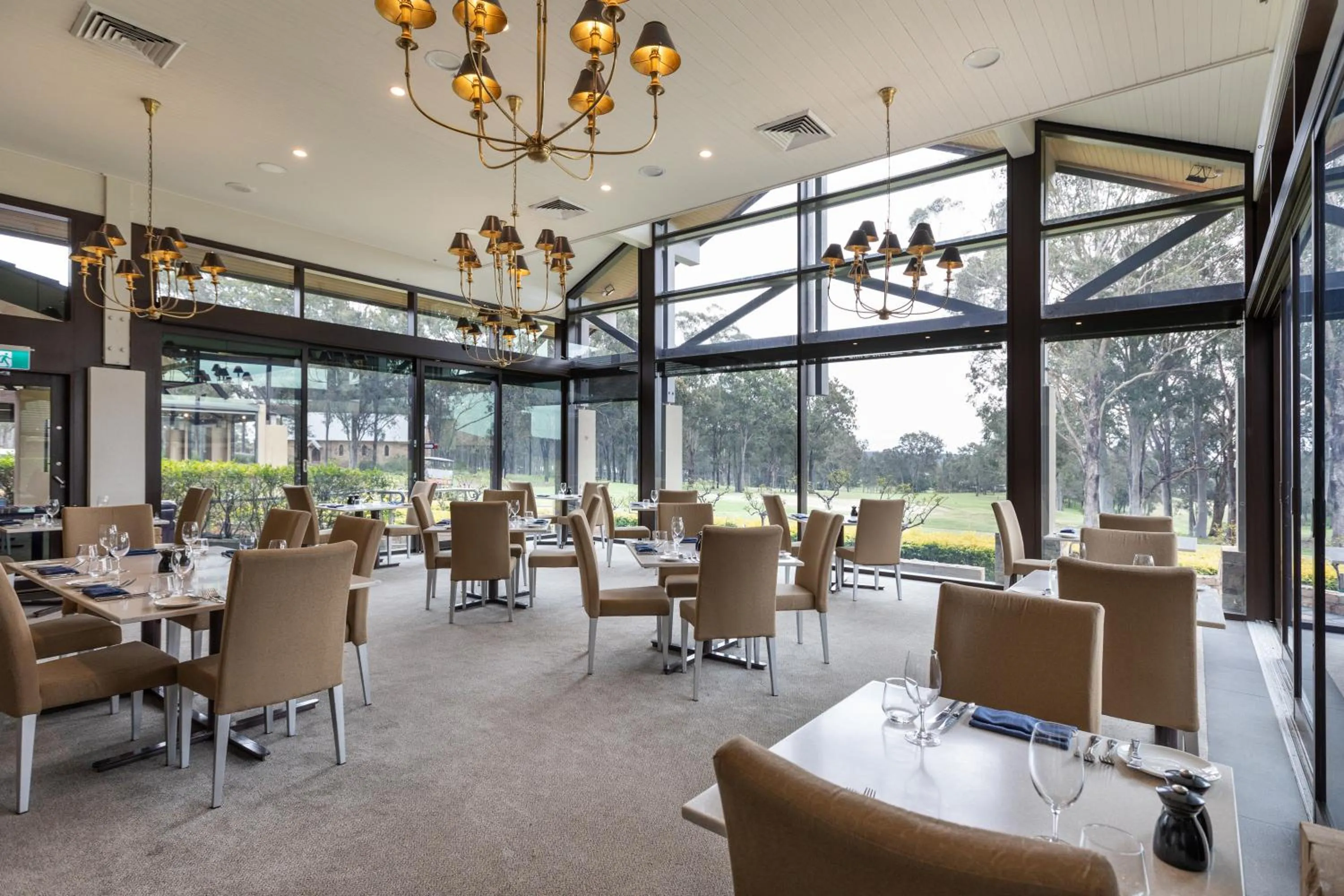 Restaurant/places to eat in Chateau Elan At The Vintage