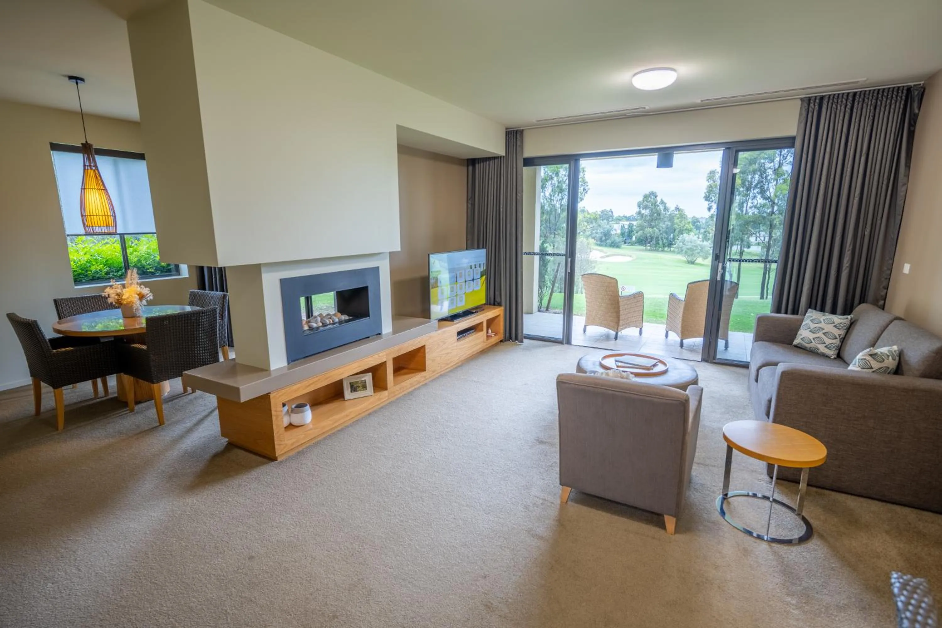 TV and multimedia in Chateau Elan At The Vintage