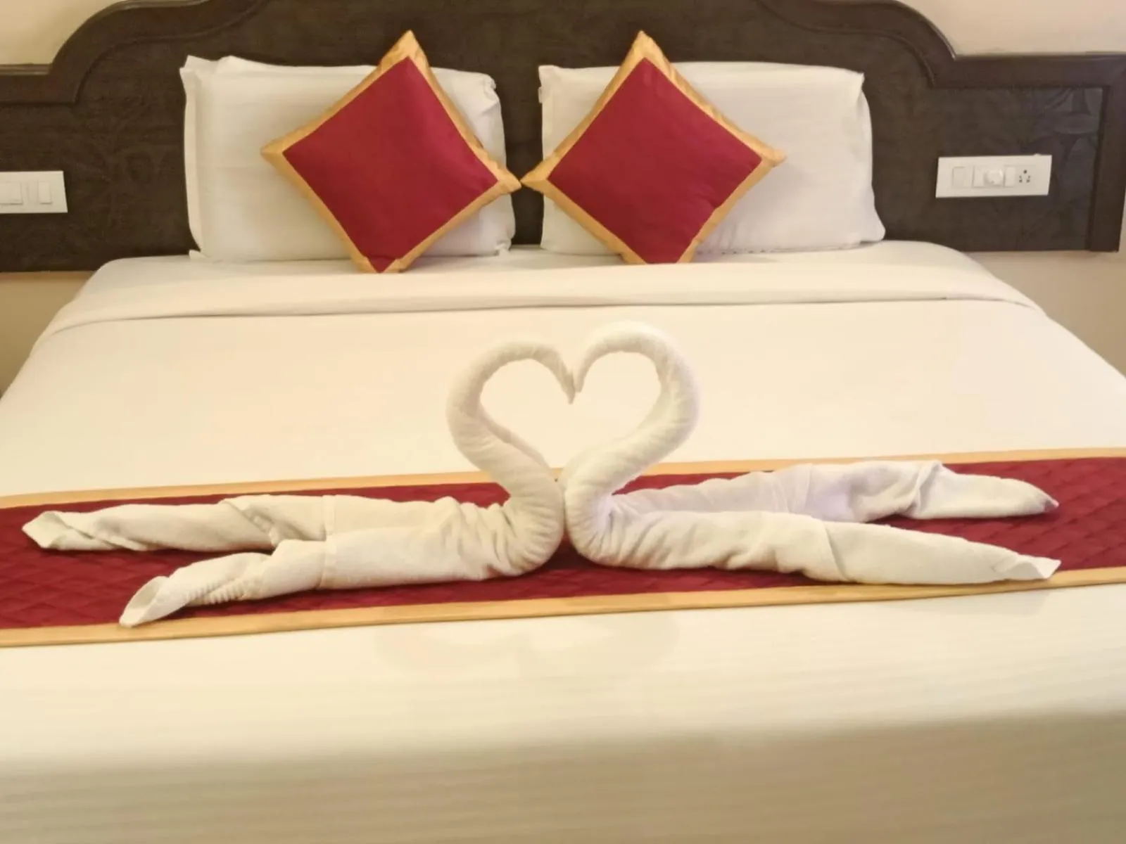 Bedroom, Bed in Ebenezer Plaza