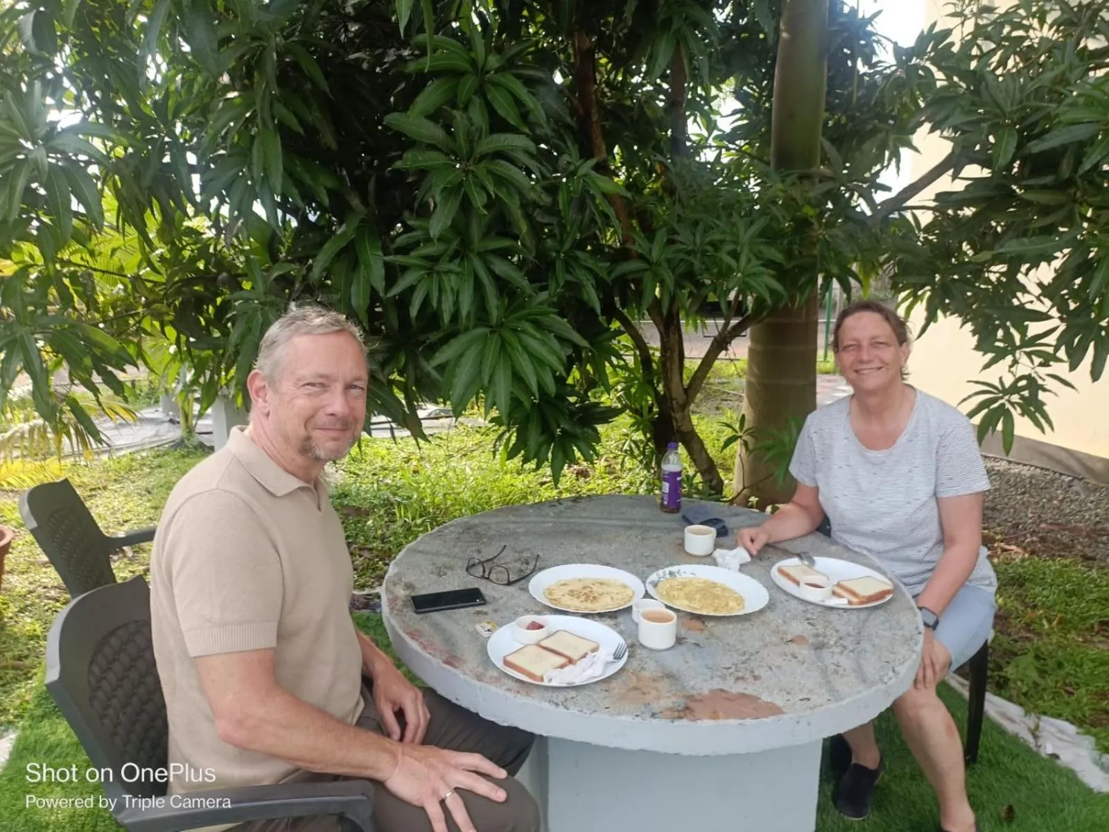 Restaurant/places to eat in Ebenezer Plaza