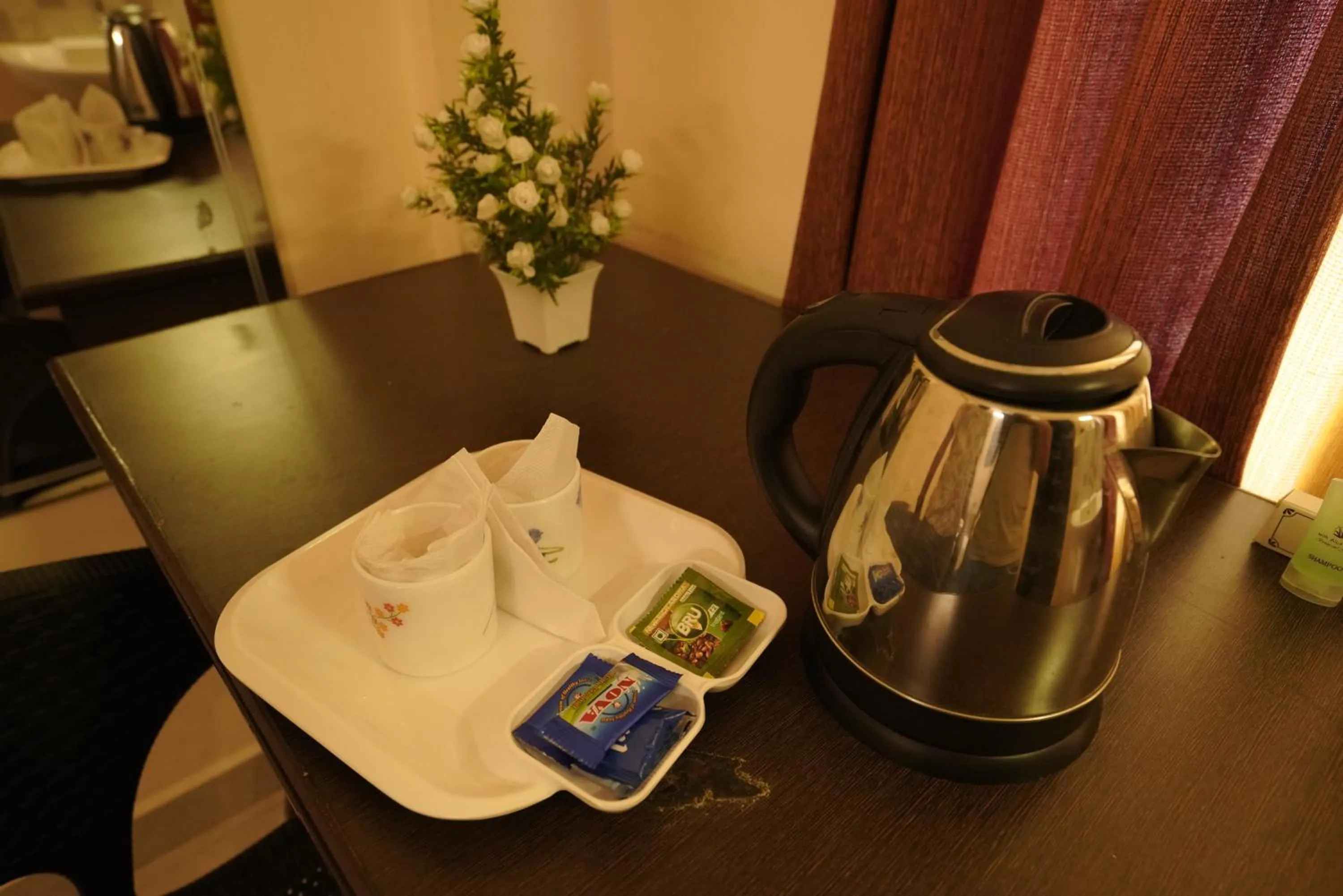 Coffee/tea facilities in Ebenezer Plaza