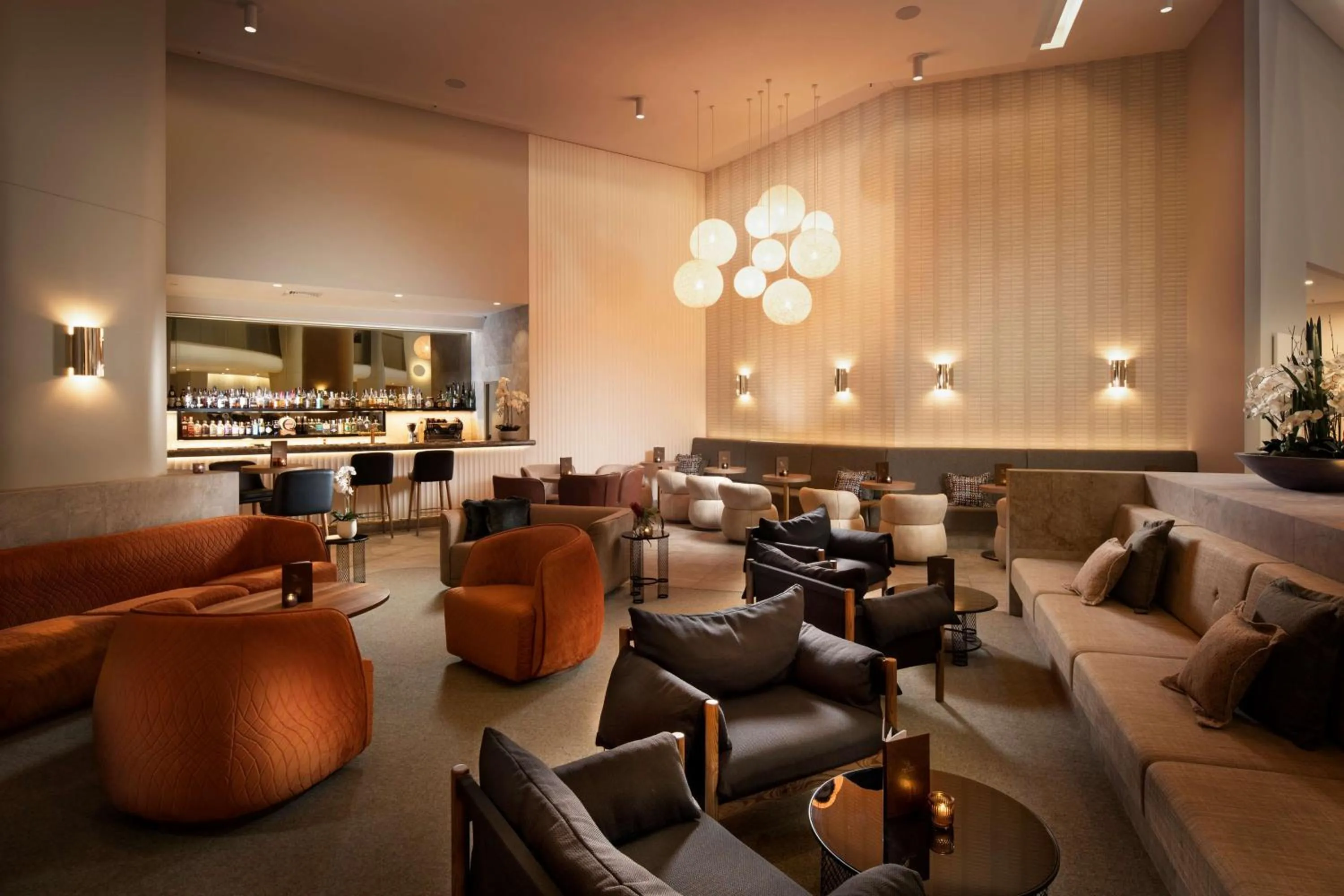 Lounge or bar in Hilton Darwin