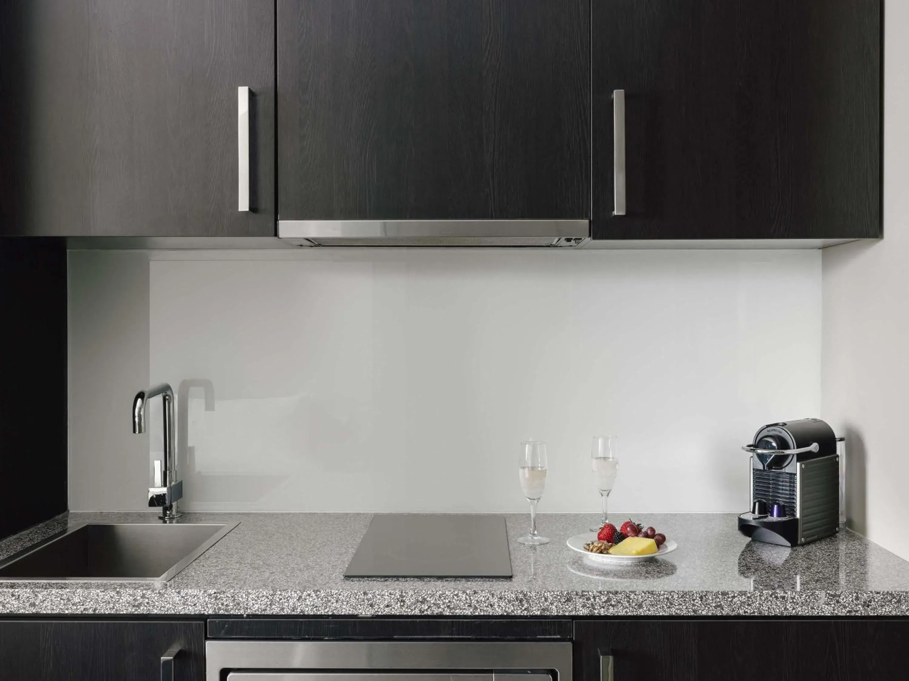 One-Bedroom Deluxe Apartment with Balcony in The Olsen Melbourne Art Series One-Bedroom Deluxe Apartment with Balcony in The Olsen Melbourne Art Series